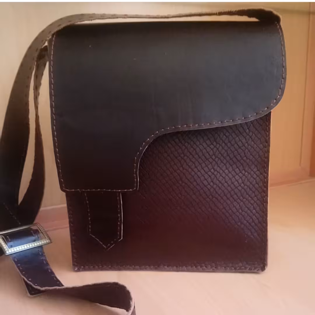 کیف دوشی چرم طبیعی دست دوز