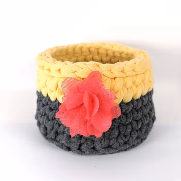 سبد تریکو مهر گل سایز کوچک، قابل شستشو، جهت استفاده لوازم آرایشی 