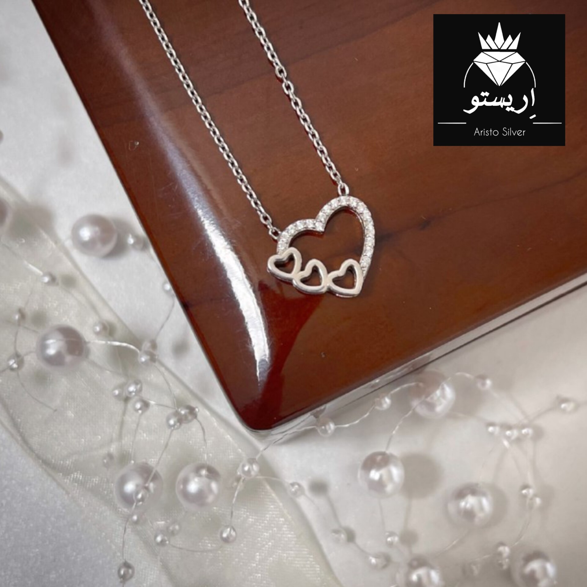 گردنبند قلبی ظریف به همراه زنجیر دیپلمات نقره با عیار 925 و روکش طلاسفید