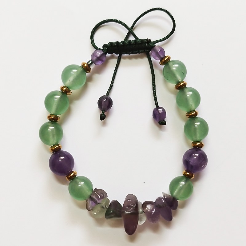 دستبند مدل دایانا از سنگ های طبیعی آمیتیست دفرمه، هماتیت طلایی ساخته شده