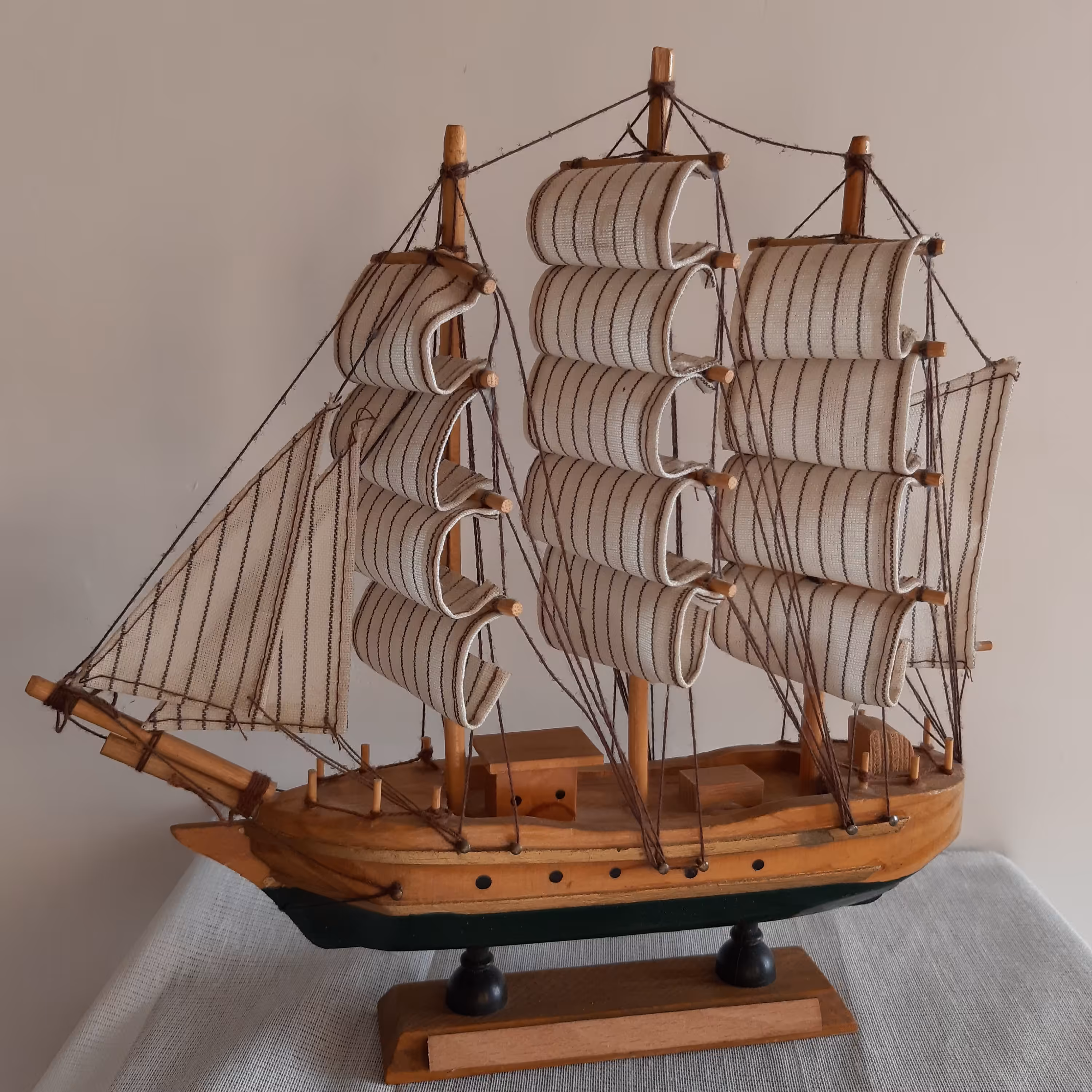 کشتی دکوری چوبی دست ساز زیبا