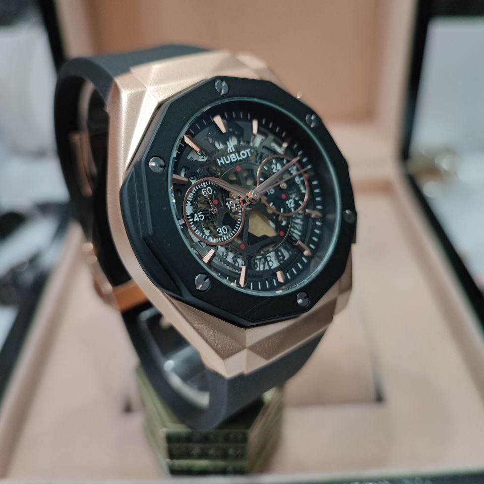 ساعت مچی مردانه برند هابلوت مدل کهکشانی