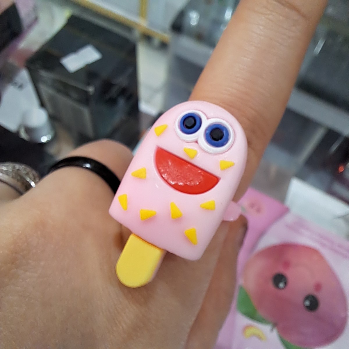 تینت لب همراه با انگشتر های کیوت و بامزه در شکل های مختلف