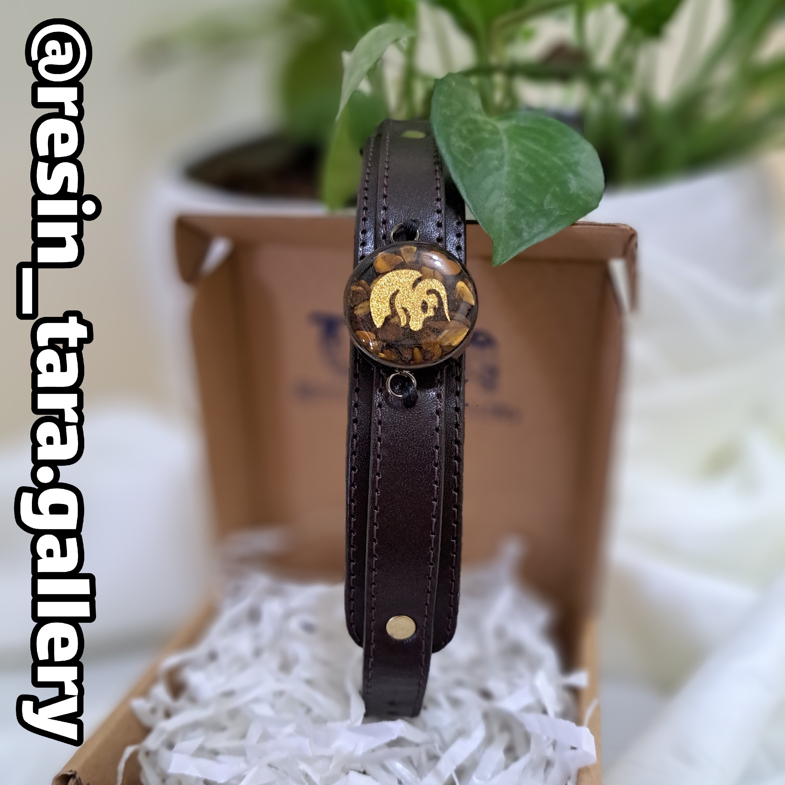 دستبند چرم رزینی ماه تولد