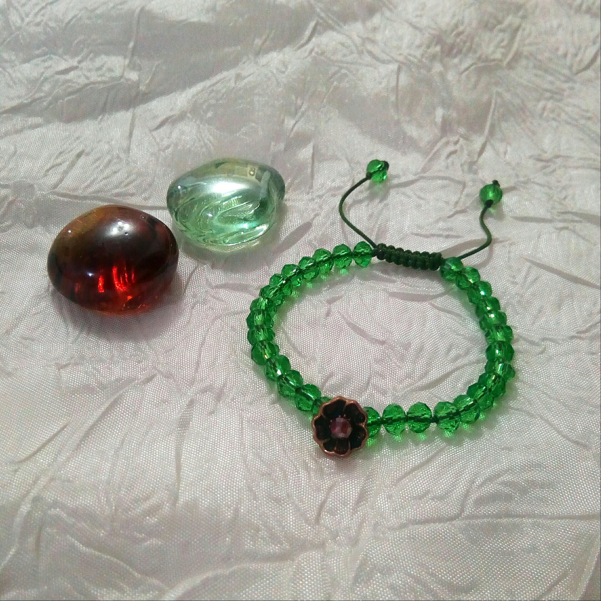 دستبند کشویی سبز کریستالی شفاف با طرح شکوفه