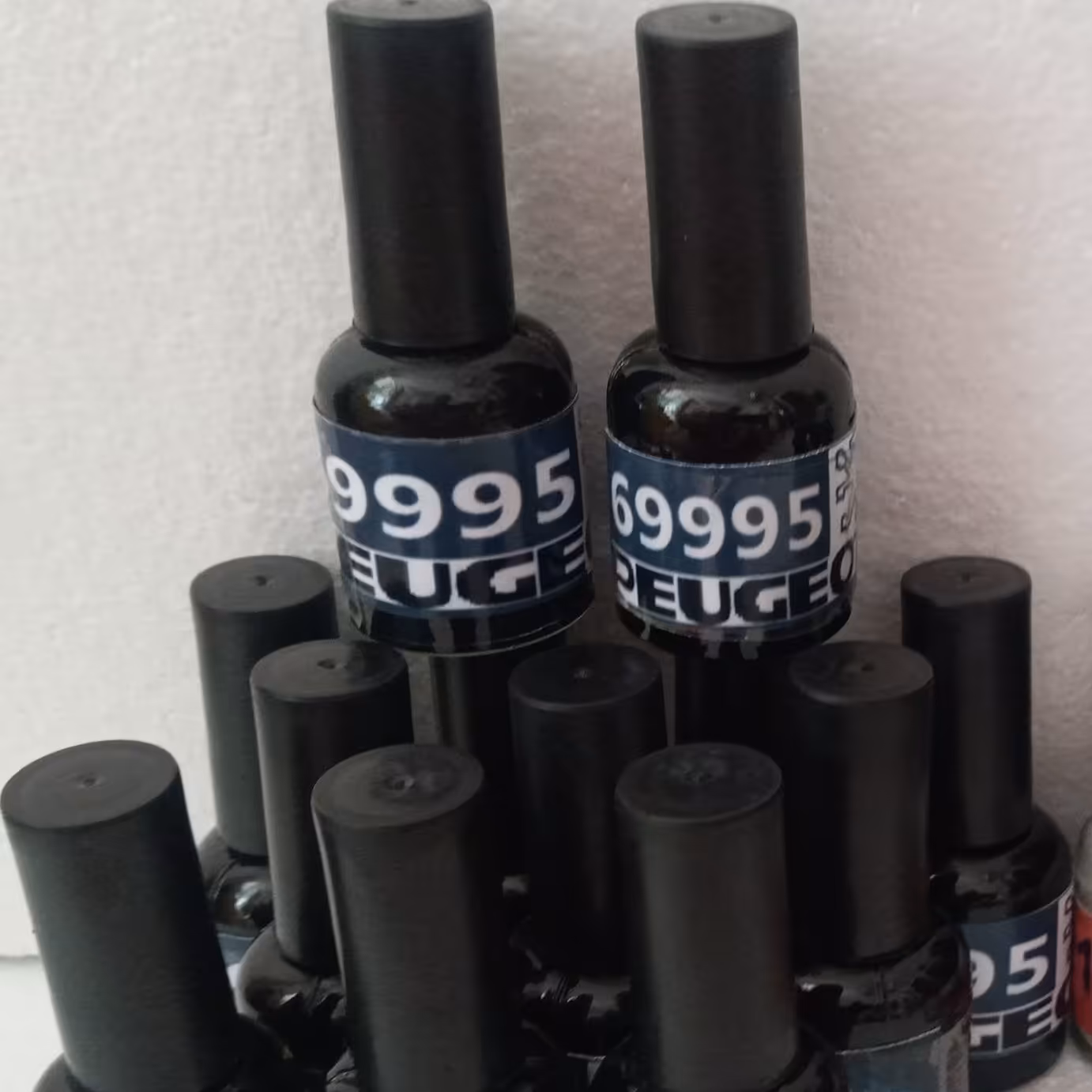 قلم رنگ لاستیک یا تایر 