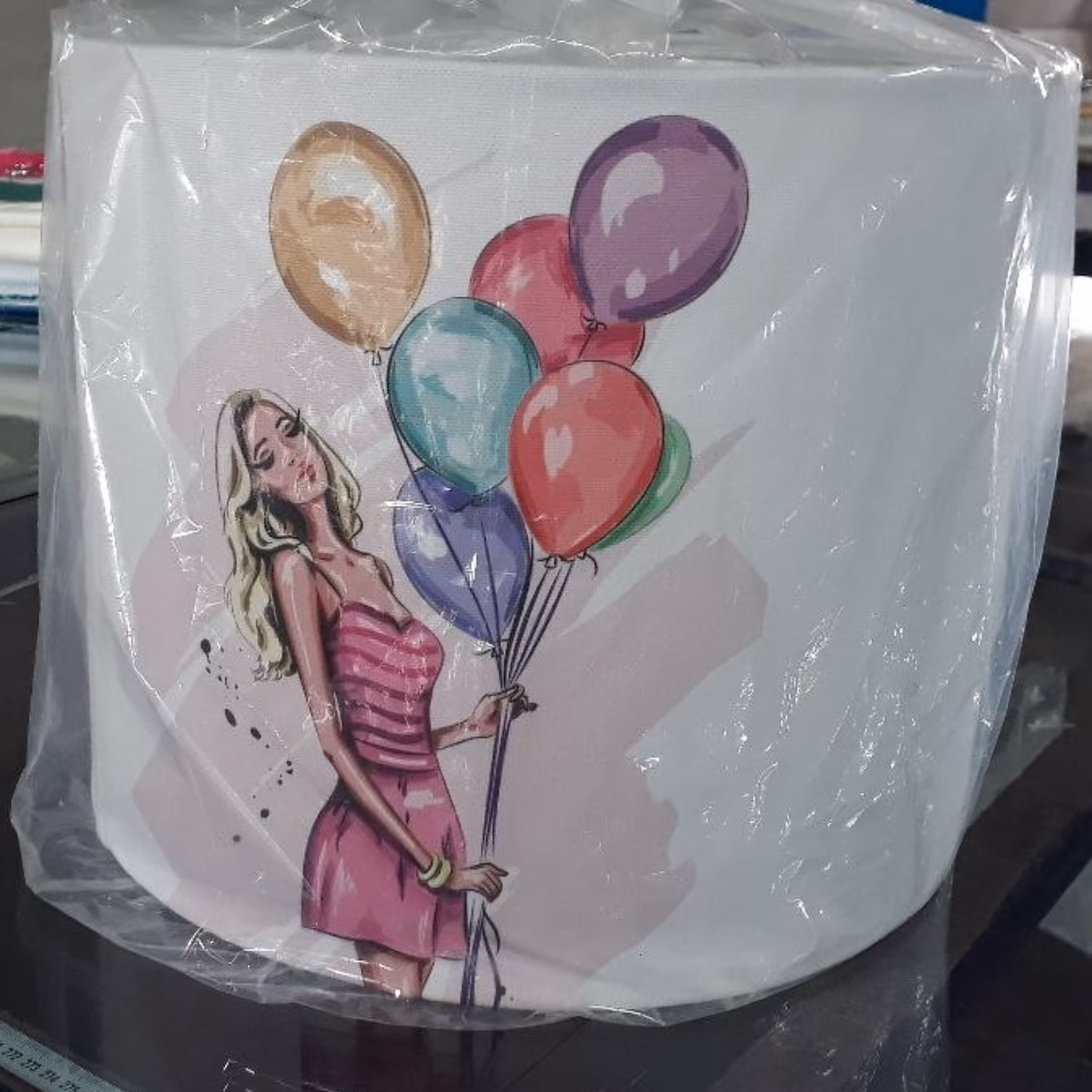 آباژور چاپی جنس مخمل-طرح دختر و بادکنک