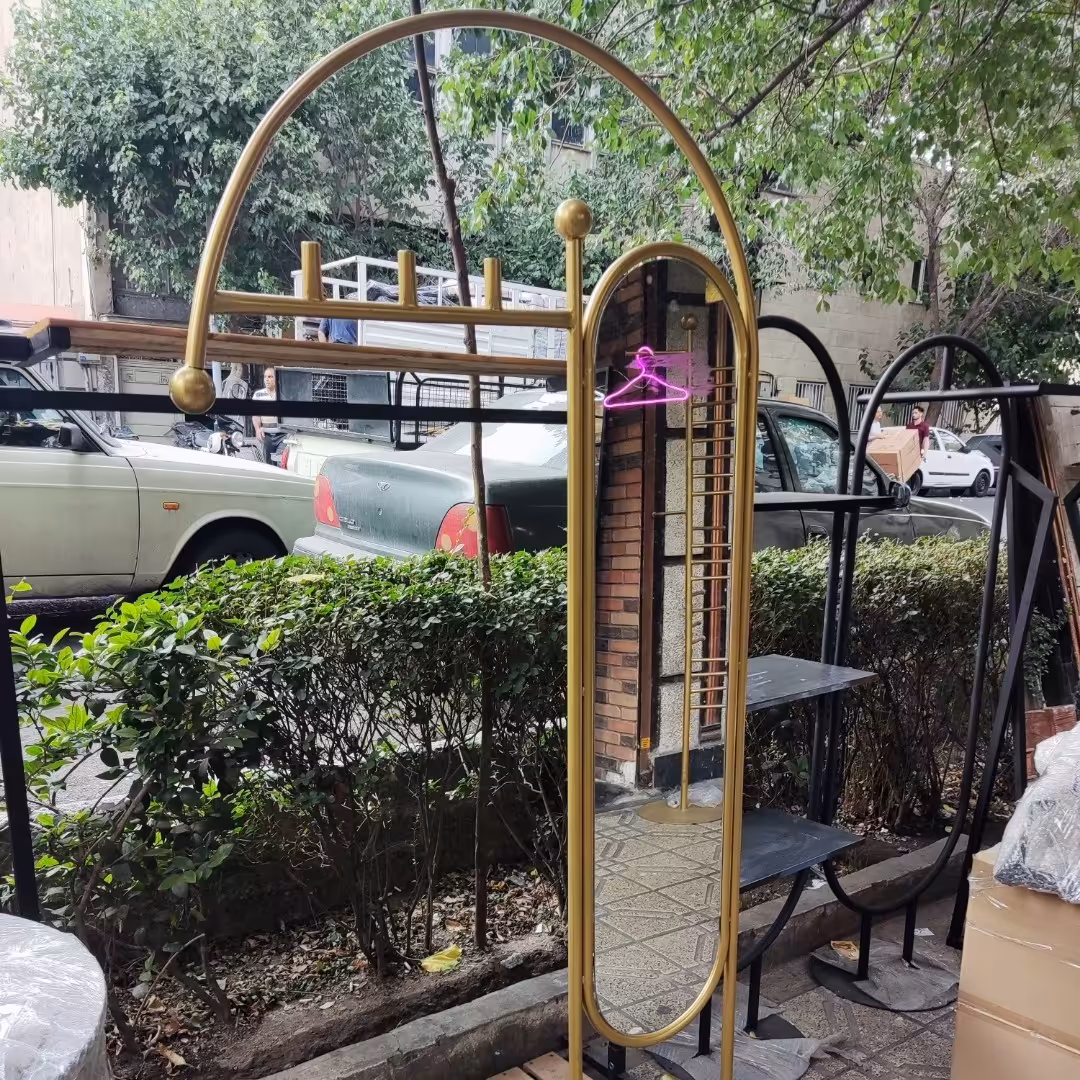 رگال فلزی طلایی بغل آیینه 