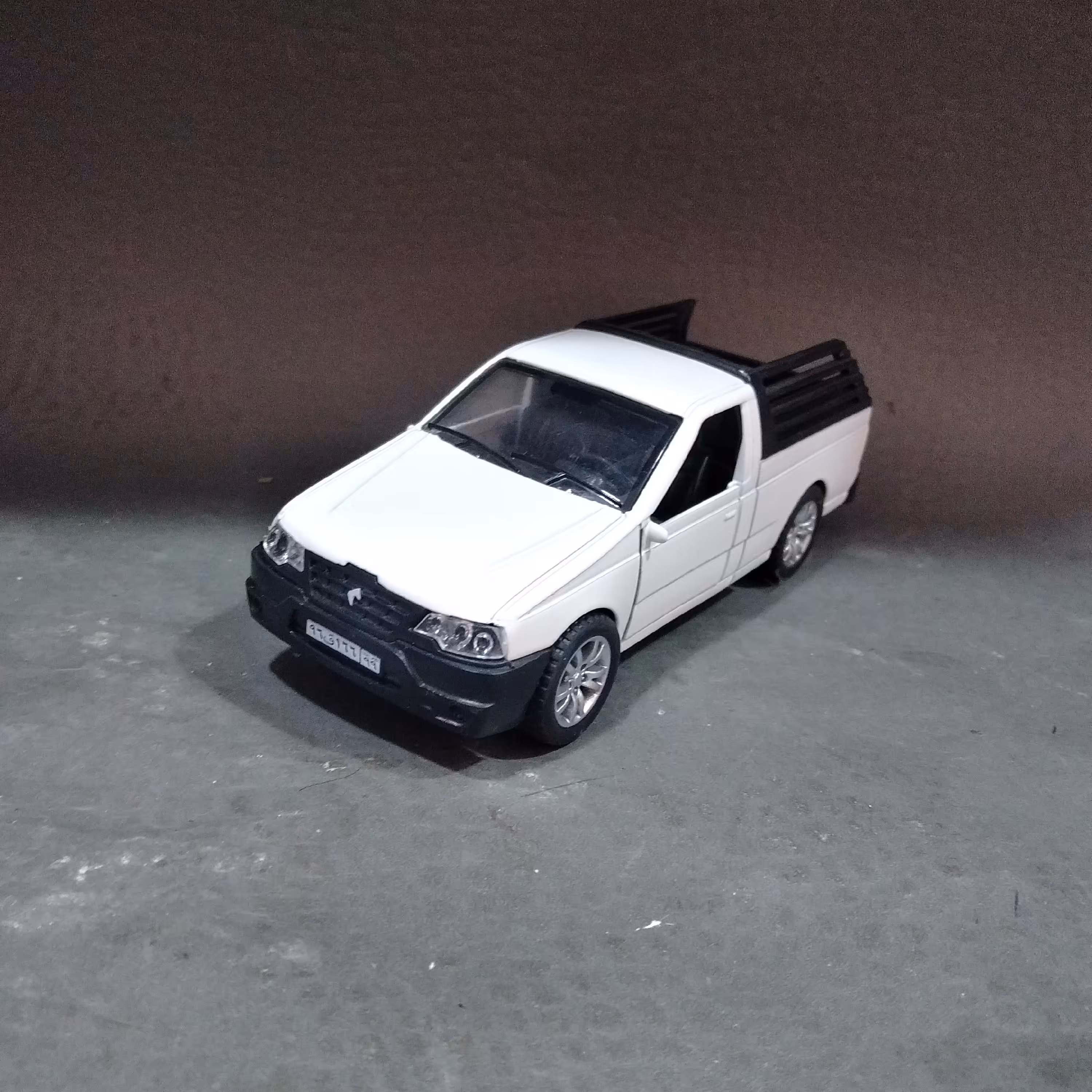 ماکت فلزی وانت آریسان 