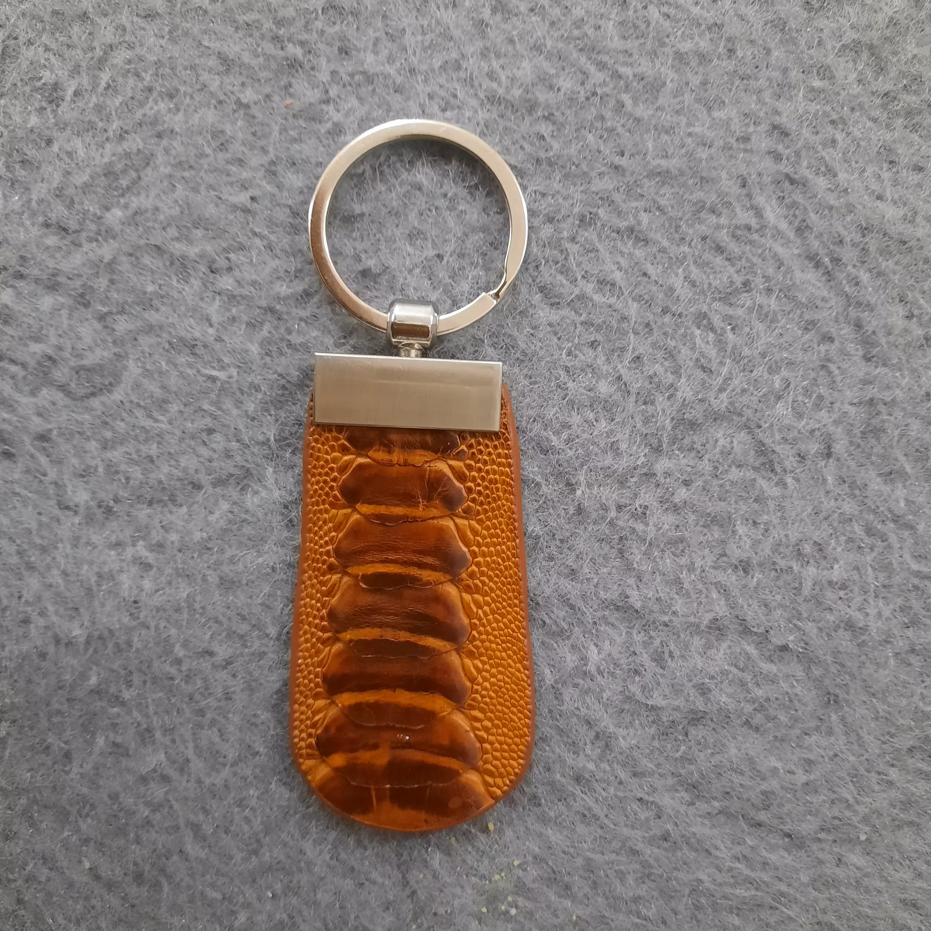 جاکلیدی چرم طبیعی ساق شتر مرغ عسلی