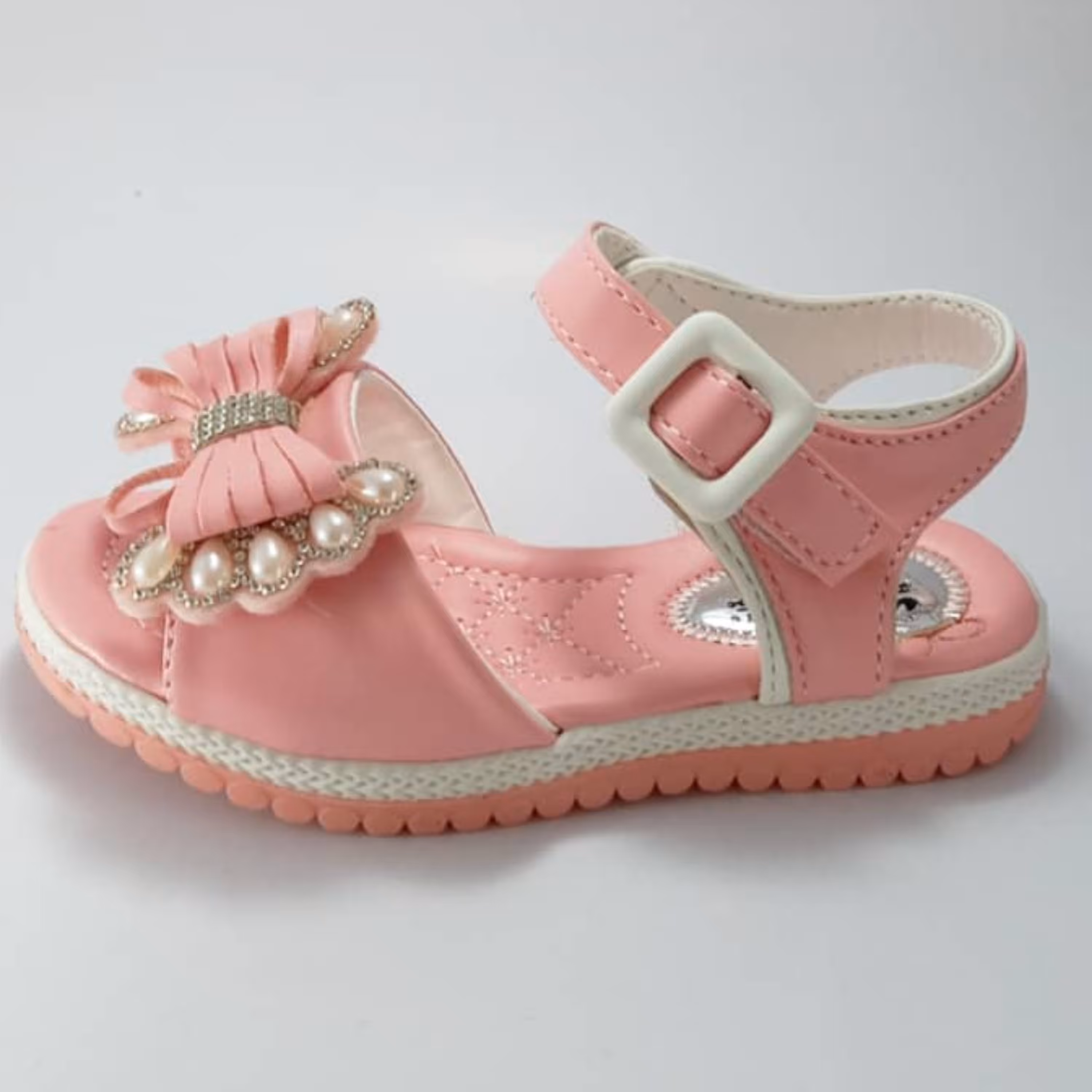 صندل دخترانه مدل وینی