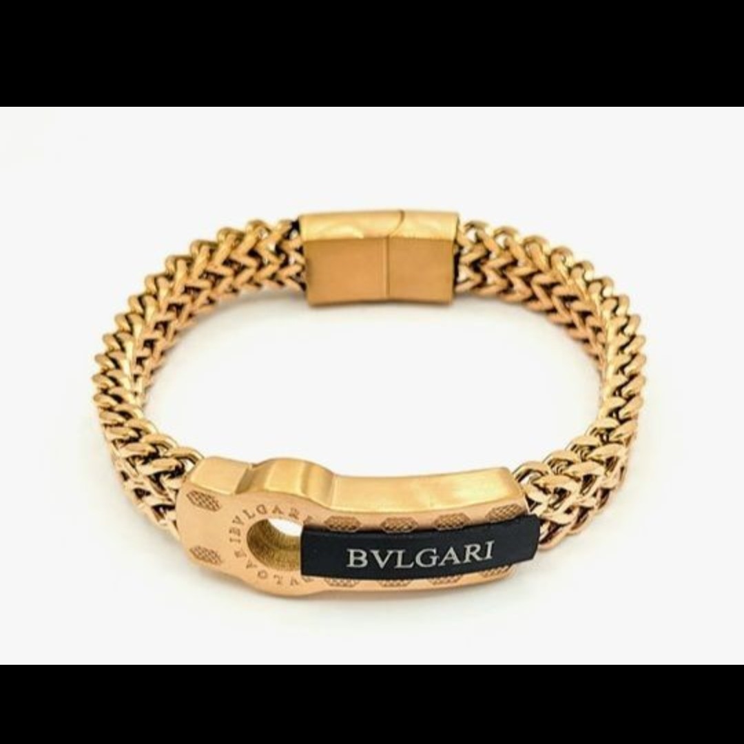 دستبند اسپورت مناسب برای خانم ها و اقایان یه کار  فوق العاده زیبا و خوش استایل