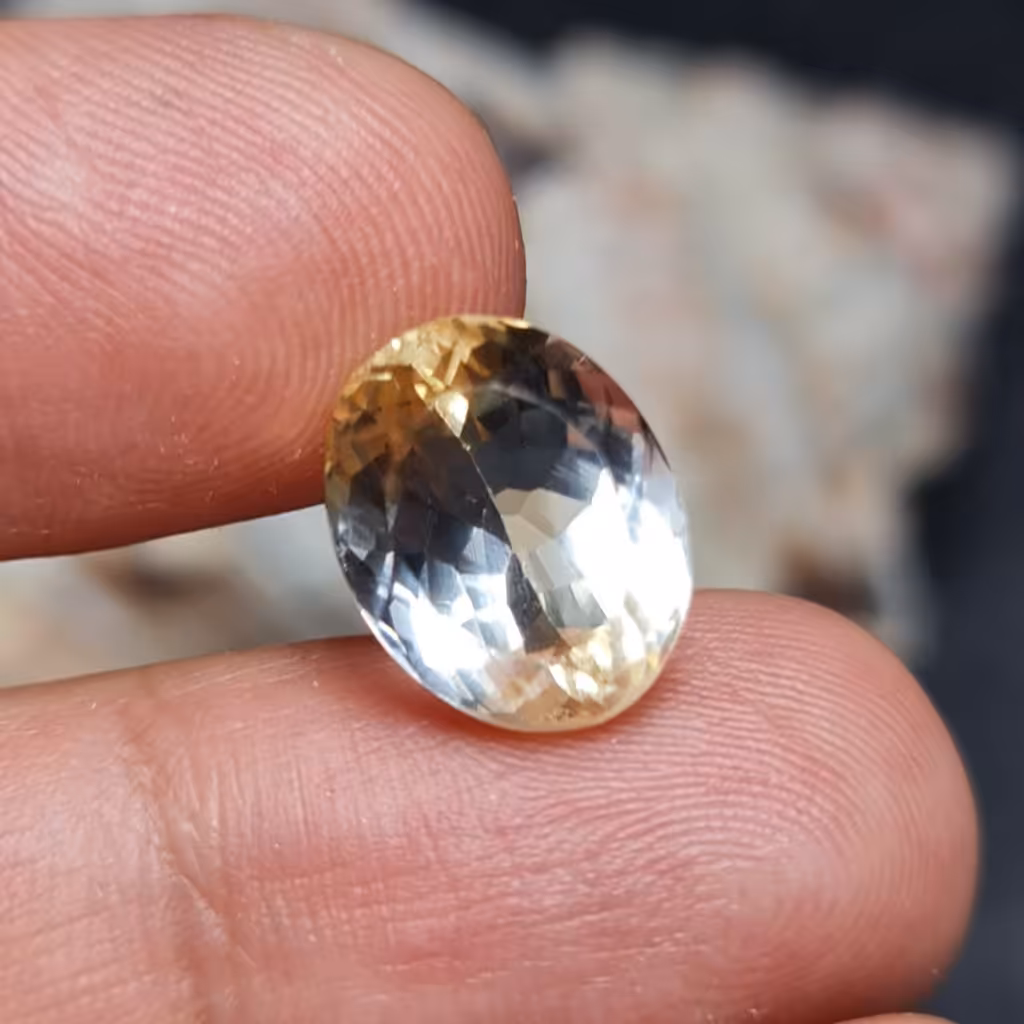  نگین فوق العاده زیبای سنگ سیترین آفریقایی اصل معدنی با وزن 8قیراط 
کد 27296
