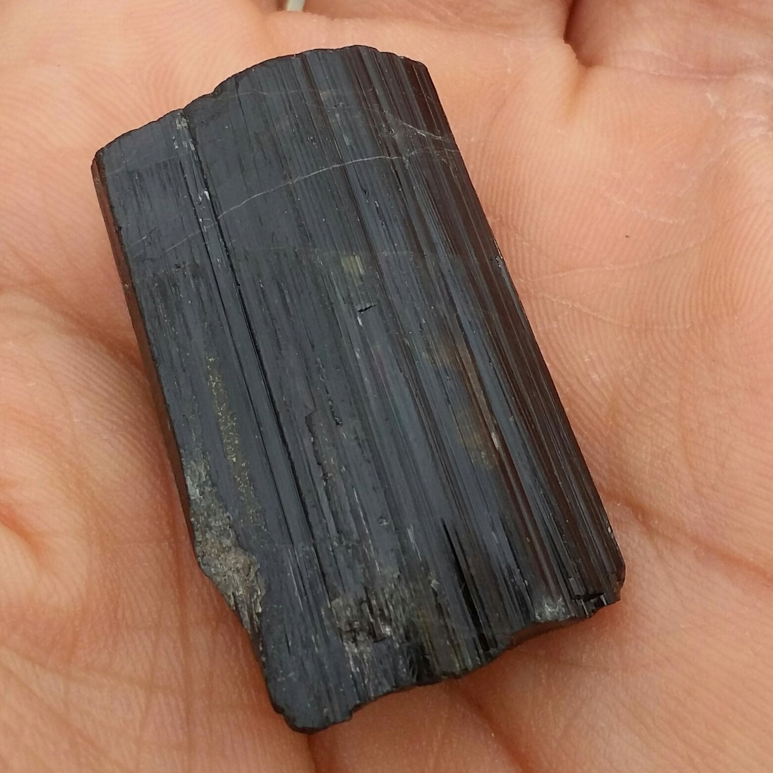 سنگ راف تورمالین شرول وارداتی ارزشمند شاهکار خلقت 100درصد طبیعی
مناسب جهت کلکسیون و ساخت نگین
کد 9494