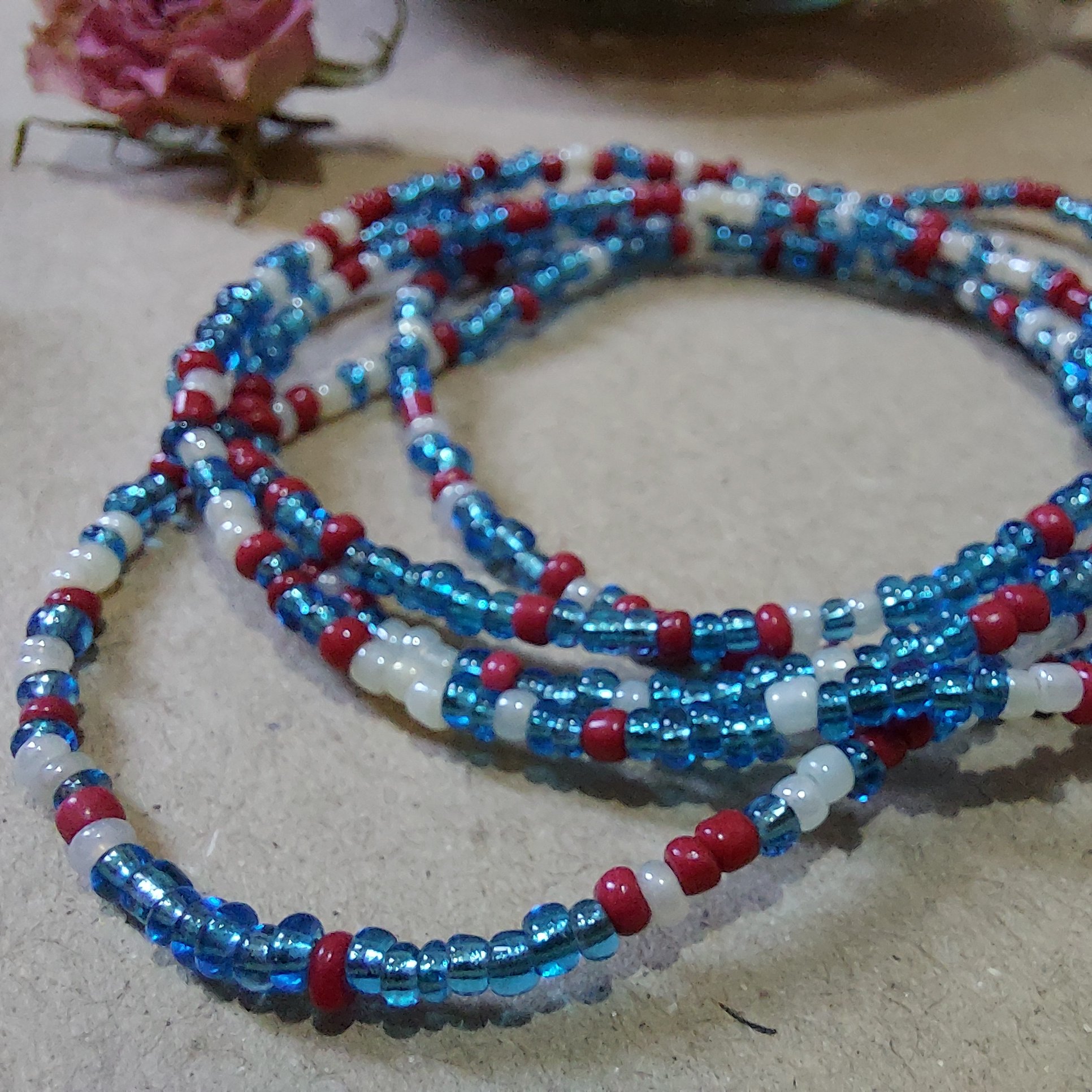 دستبند منجوقی آبی