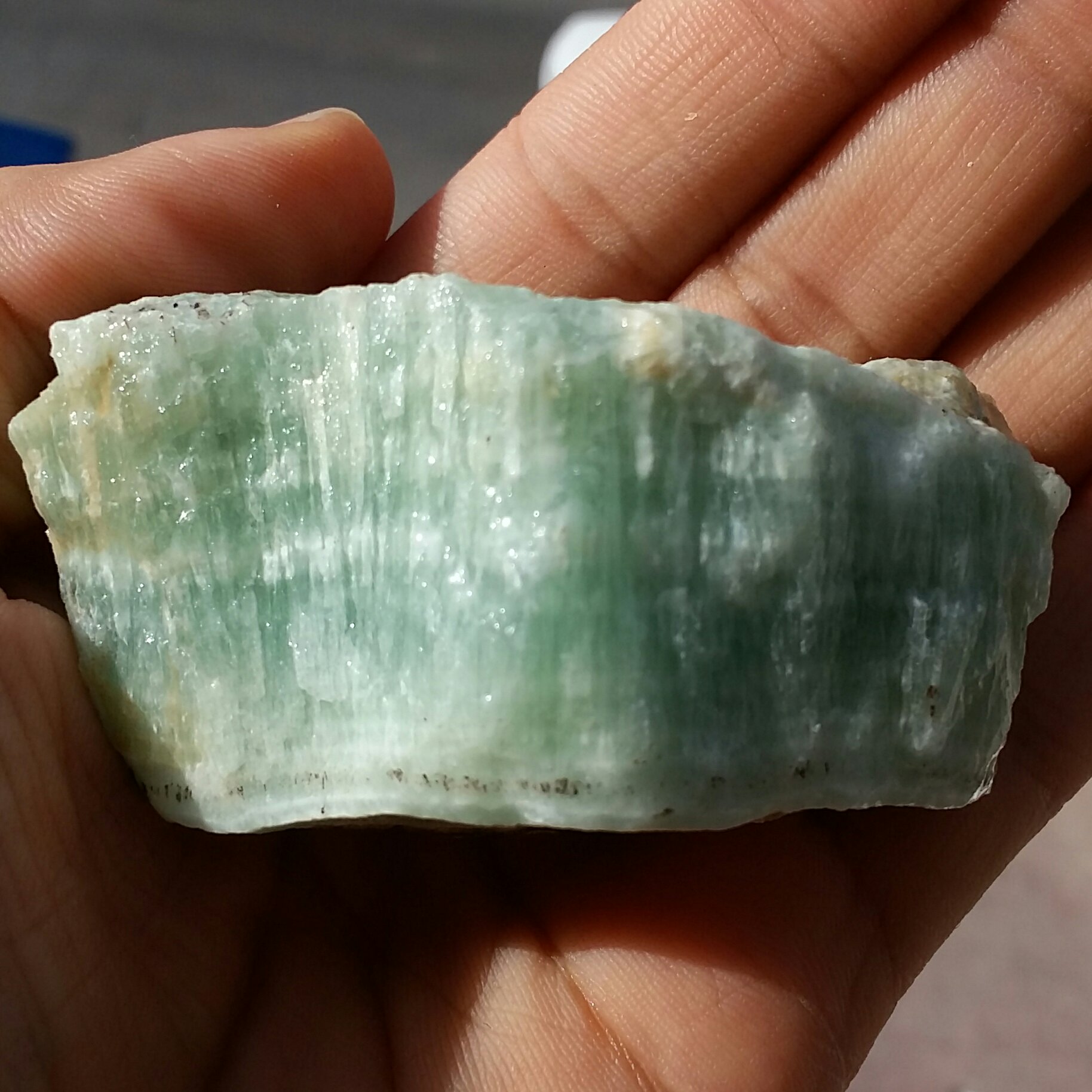 سنگ راف وارداتی آراگونیت سبز سوزنی بسیار کمیاب 100 در 100 طبیعی شااهکار خلقت خاص
با قابلیت ساخت چندین نگین محششر خاص