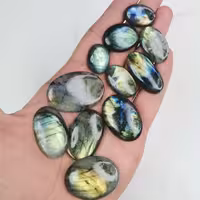 نگین لابرادوریت 