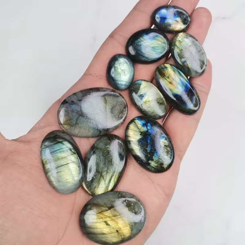 نگین لابرادوریت 