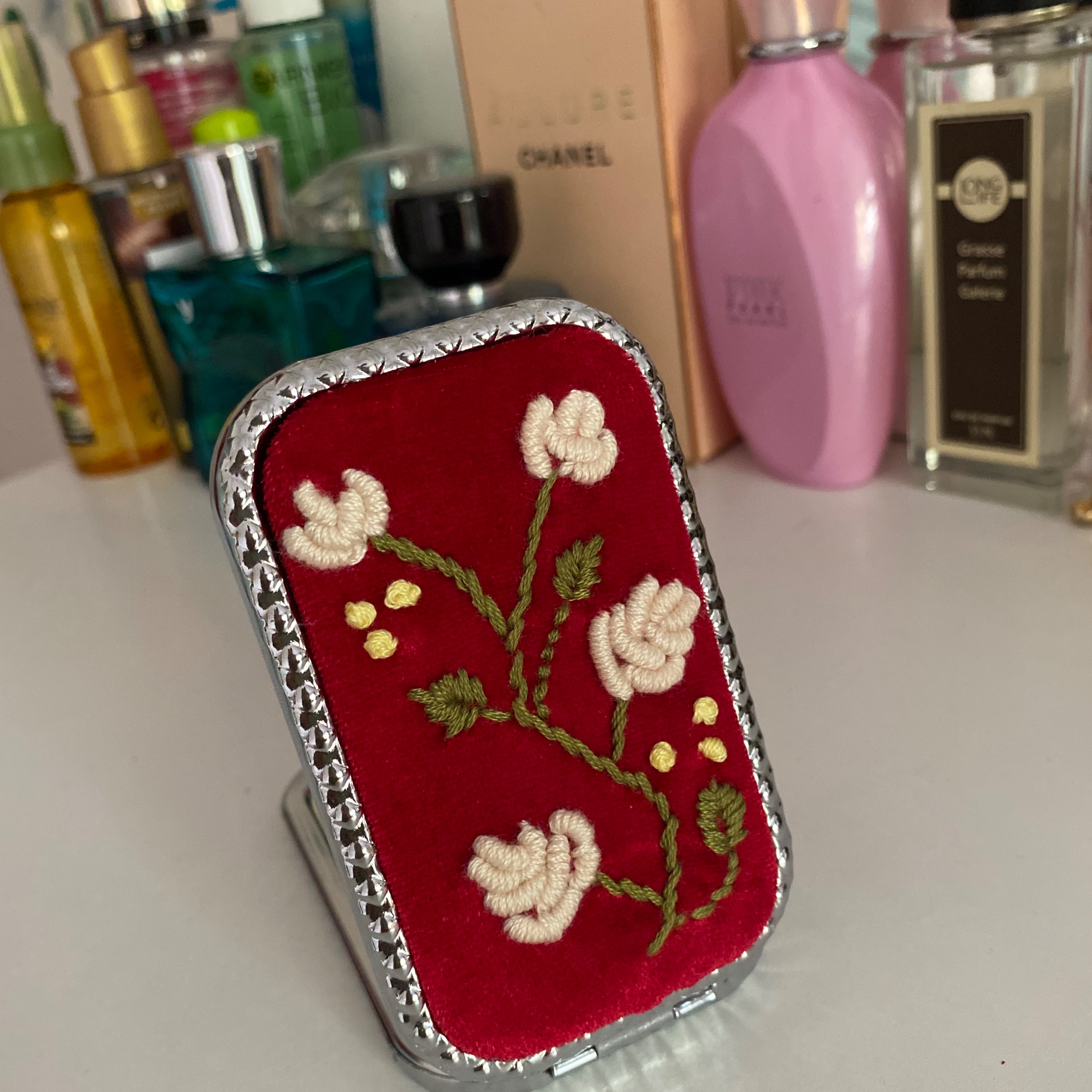 آینه گلدوزی شده مستطیل