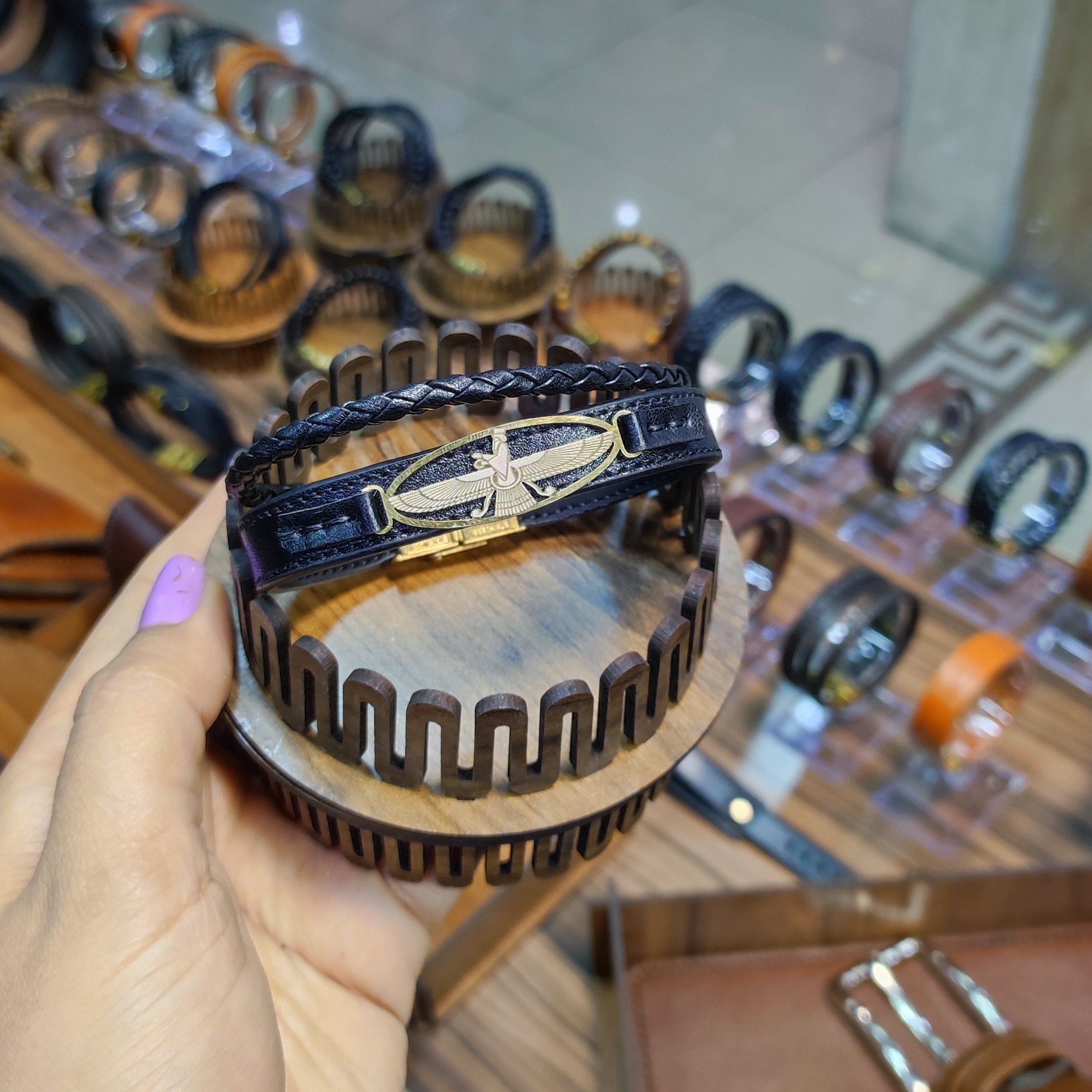 دستبند چرم با پلاک استیل