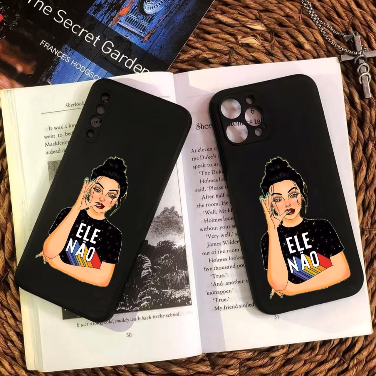 قاب طرحدار موبایل با طرح دختر کد 2399