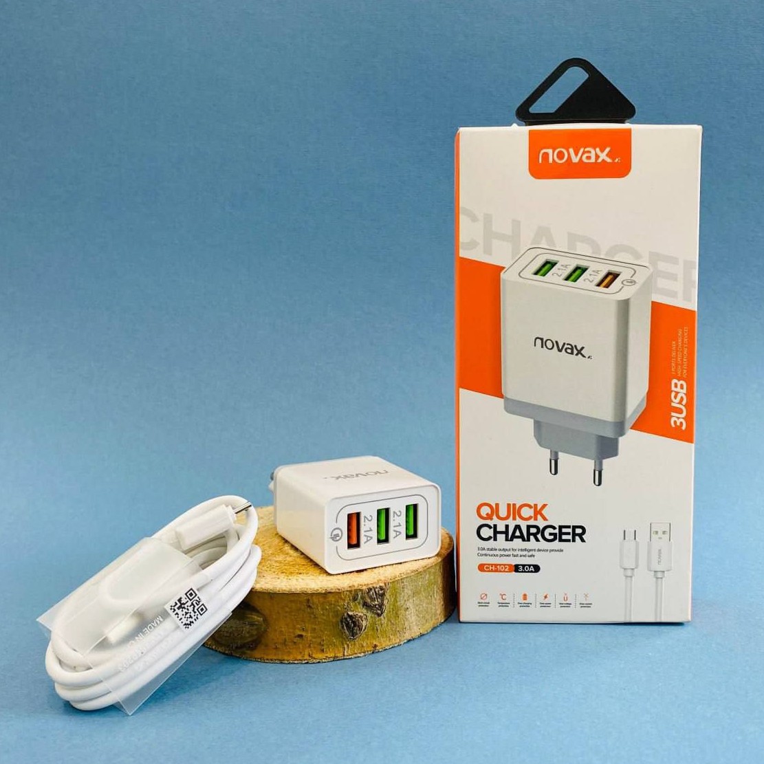  شارژر 3پورت
3درگاه خروجی USB،C
حداکثر جریان خروجی 2،4آمپر بدنه ای مقاوم در برابر حرارت،فشار وضربه 