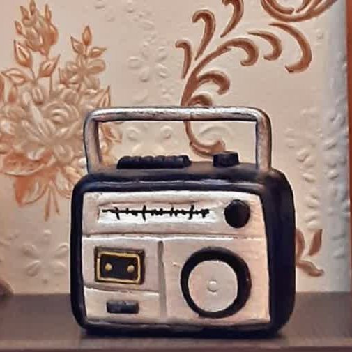 مینیاتوری رادیو دسته دار قدیمی