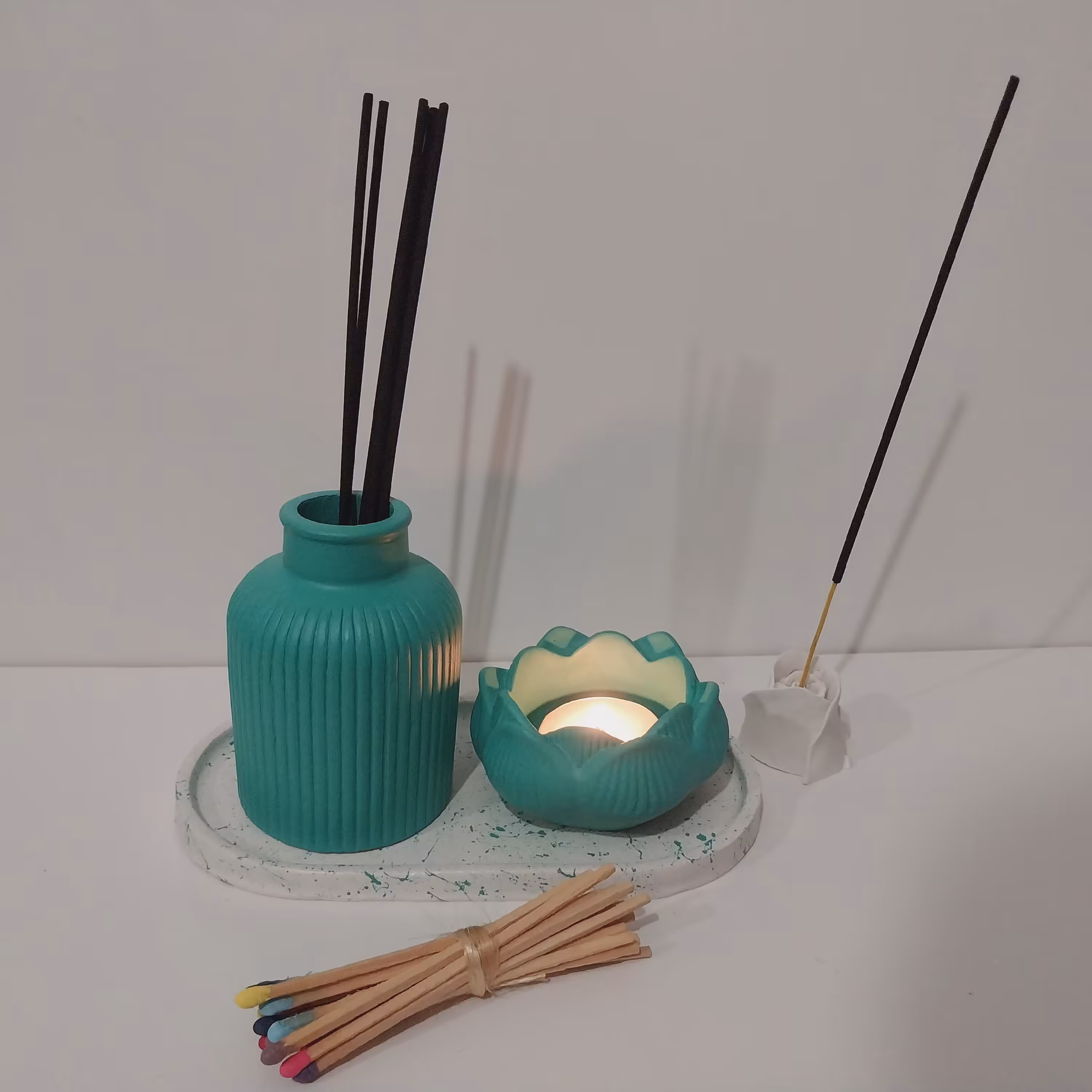 ست  دکوری زیبا .ست عودسوز شمع سوز.گلدان مراکشی