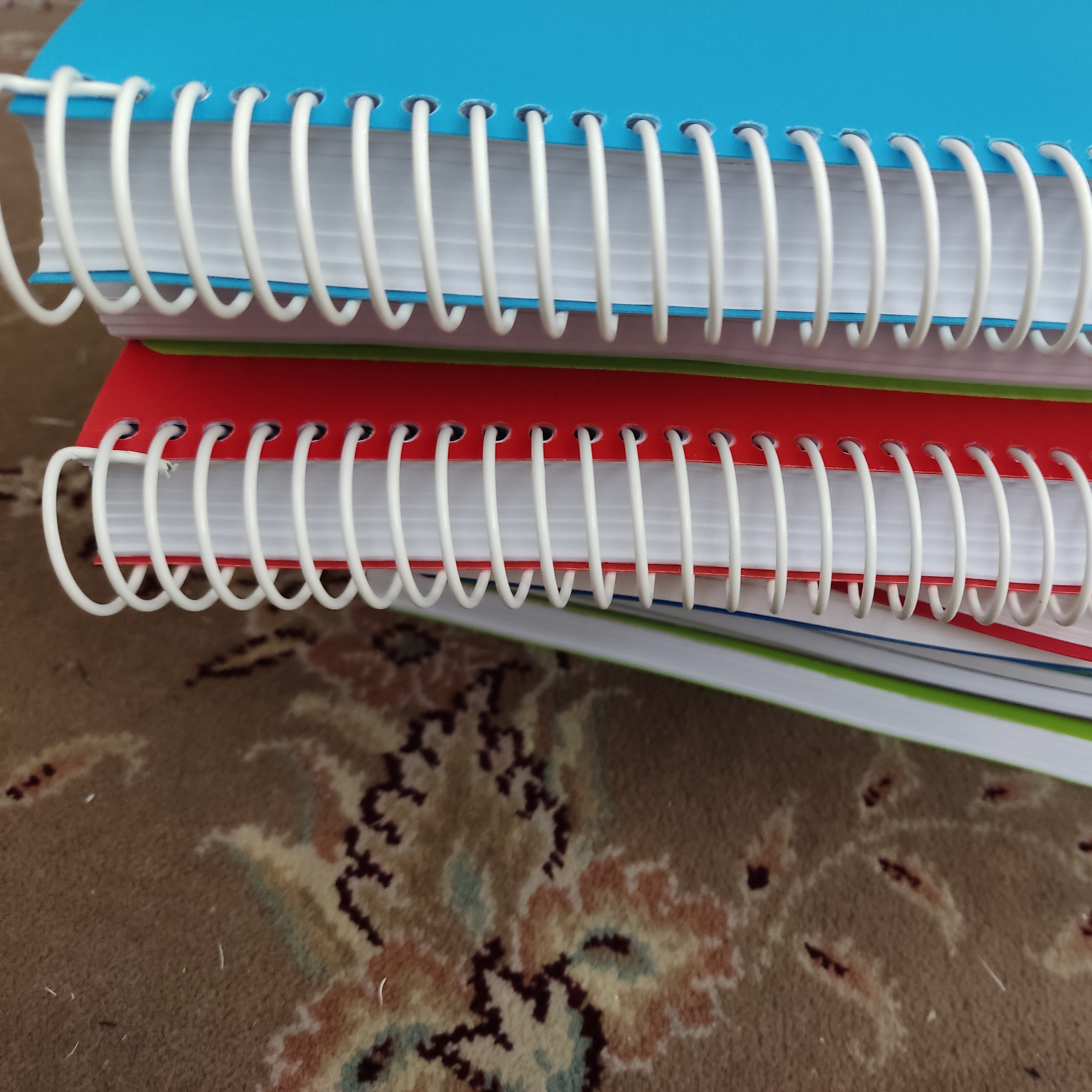 دفتر 80 برگ فنری سیمی خط دار با جلد طلق های رنگی