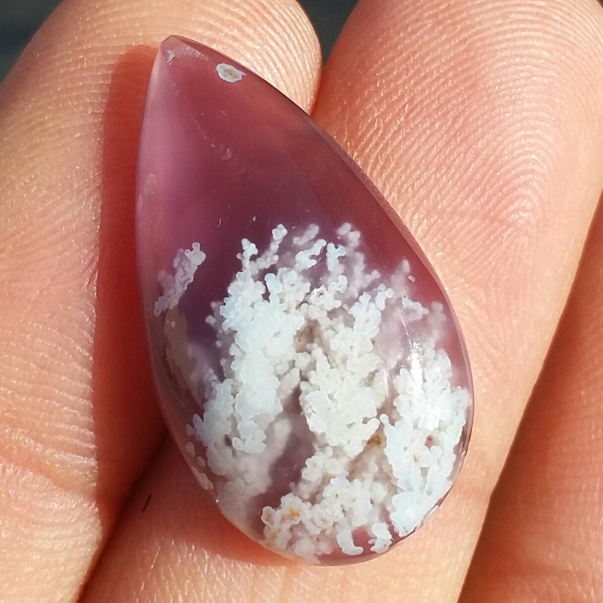 نگین شجر شکوفه با شجر های واضح و زمینه سوسنی تراش فانتزی بسیار زیبا و خوش رنگ کد 9480