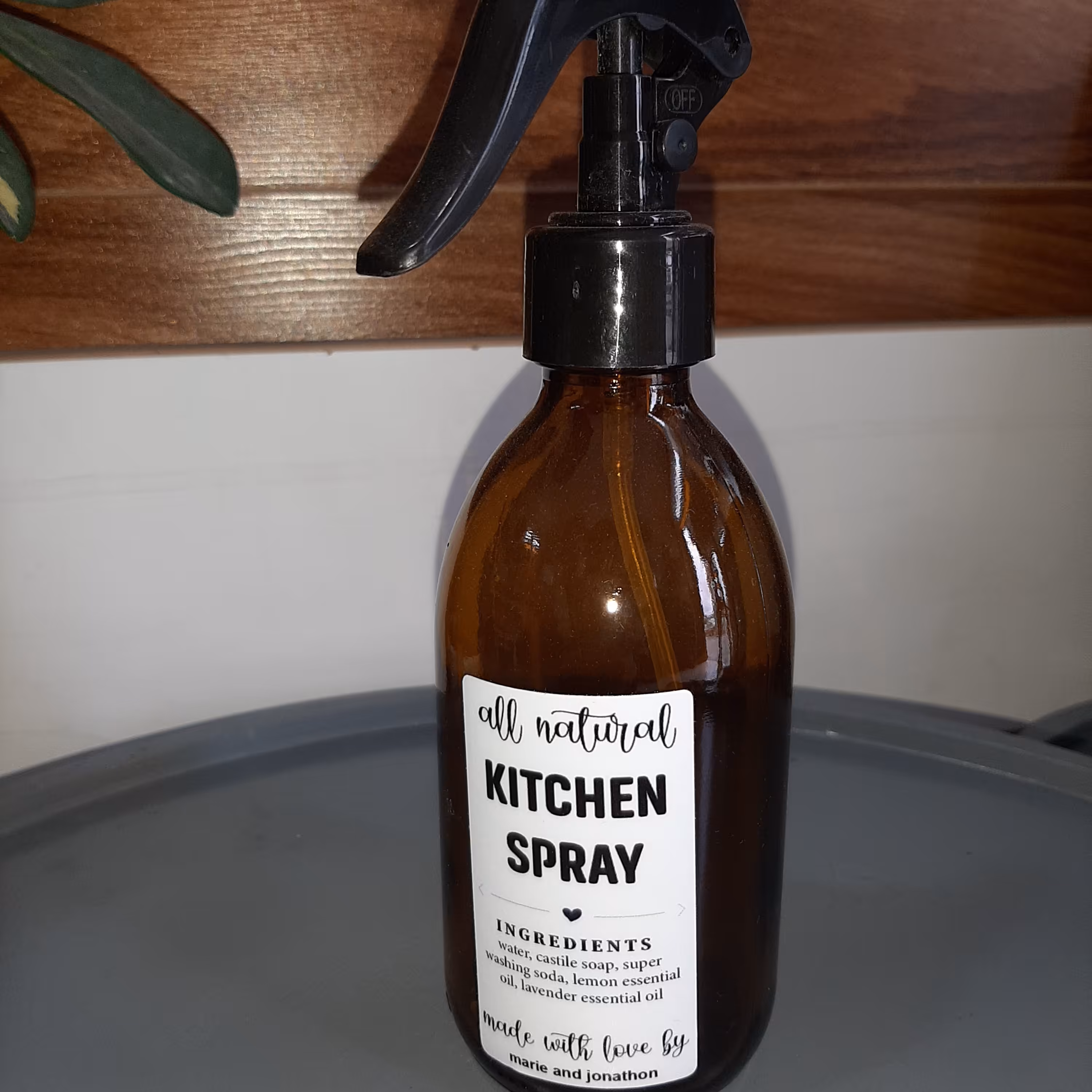 جااسپری روغن ومایعات درآشپزخانه