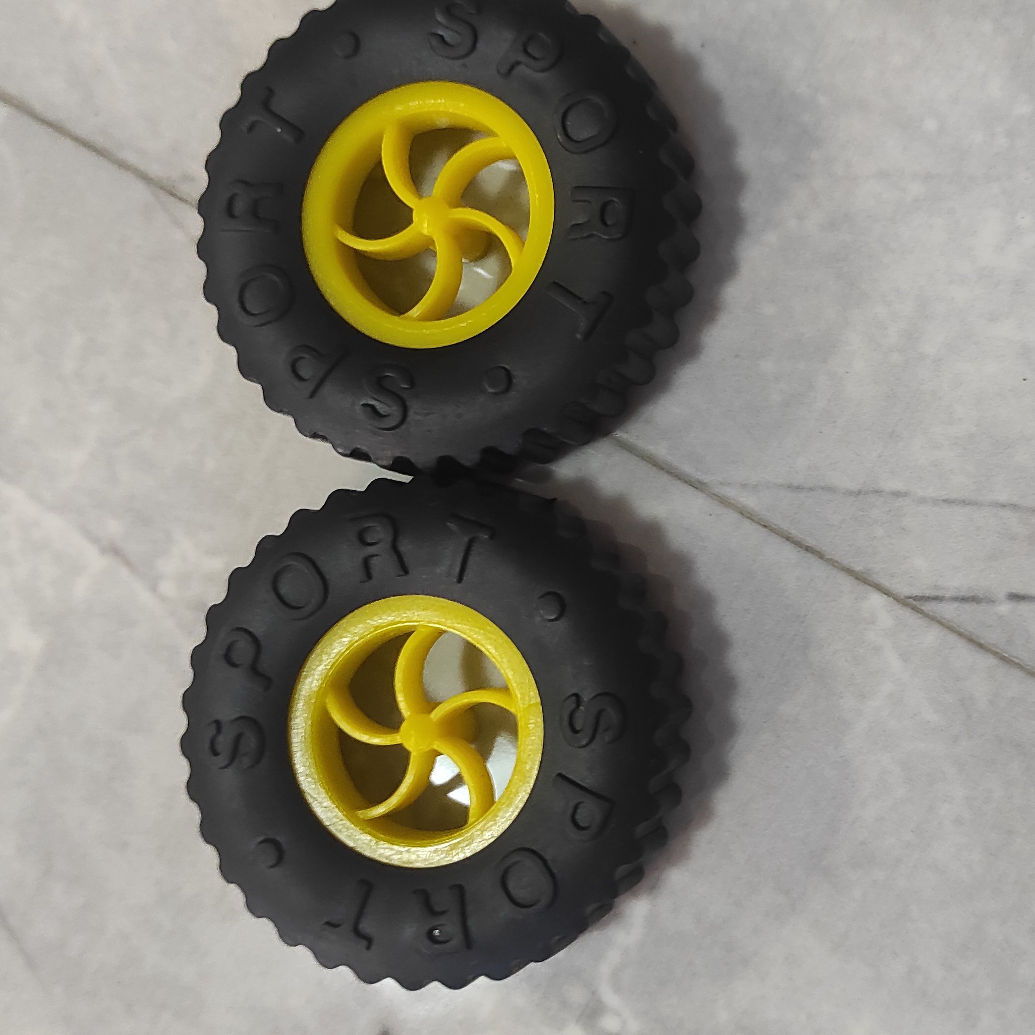 چرخ رباتیک مدل اسپرت یا کویر بسته دو عددی رنگ سیاه