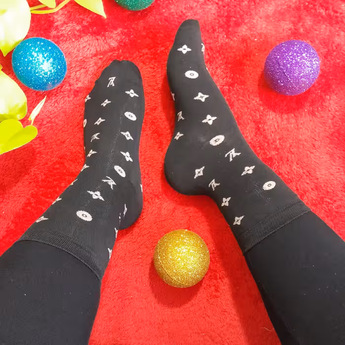 جوراب  نیمساق  ال وی  مشکی کرم  نخی  جوراب تک ستاره