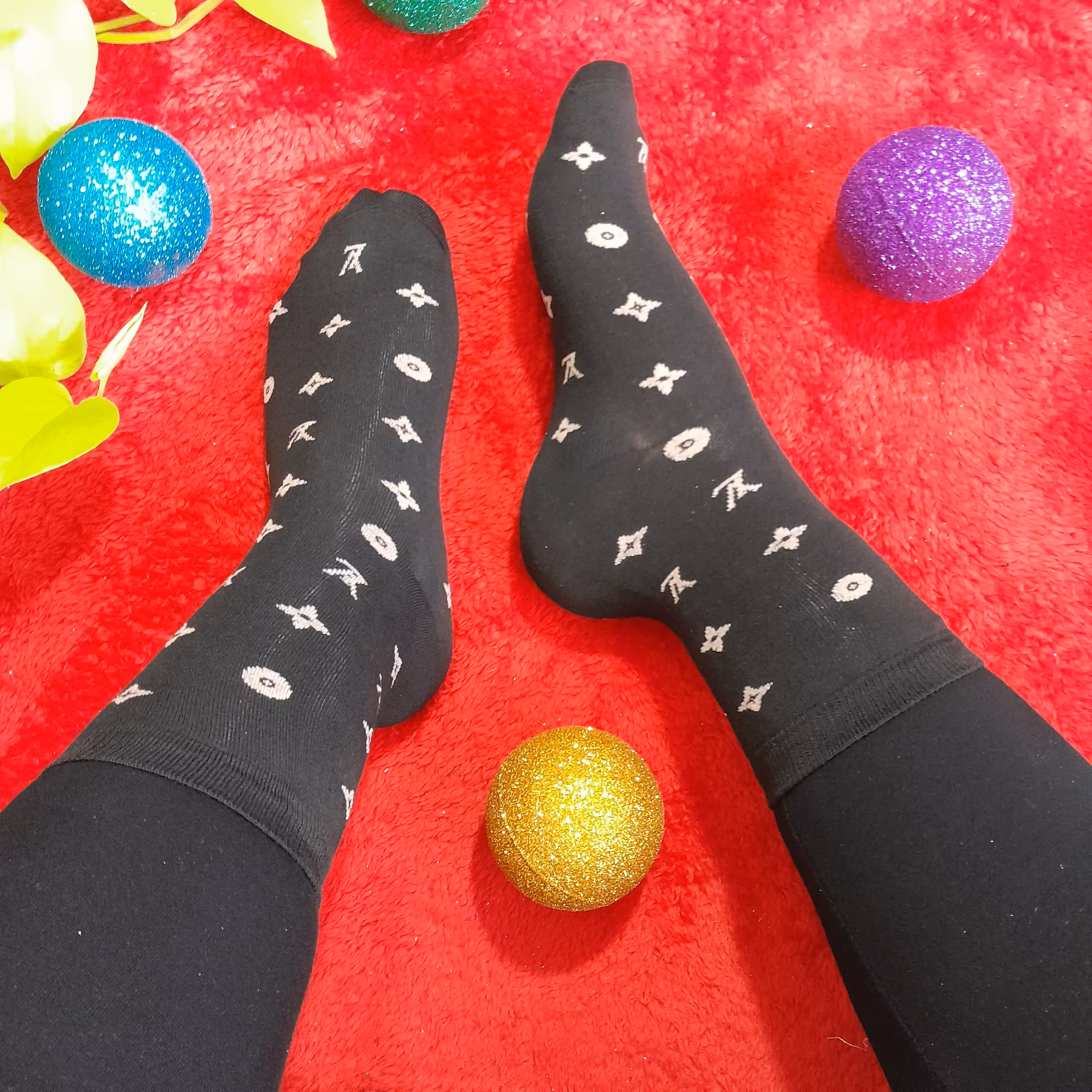 جوراب  نیمساق  ال وی  مشکی کرم  نخی  جوراب تک ستاره