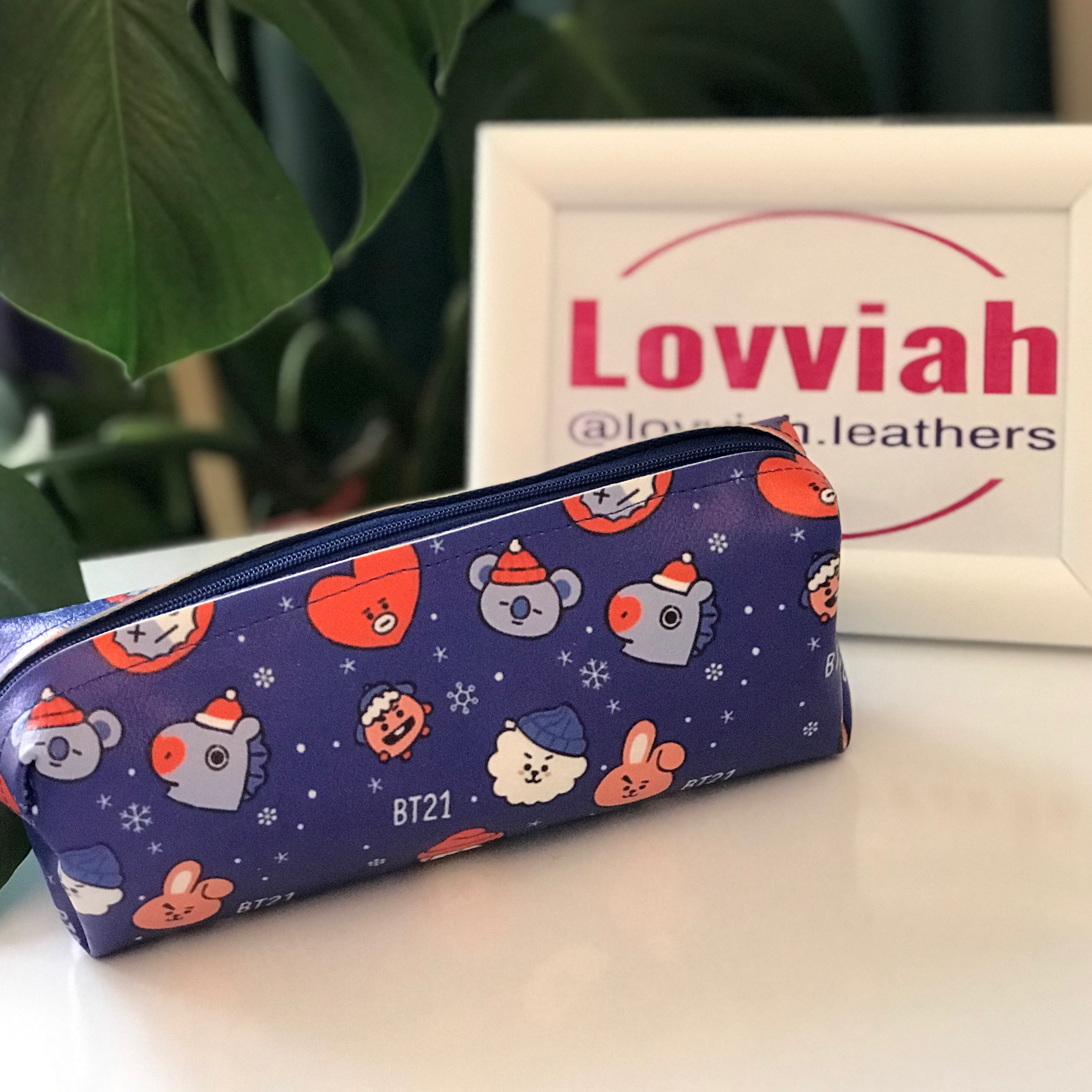 جامدادی آبی تیره