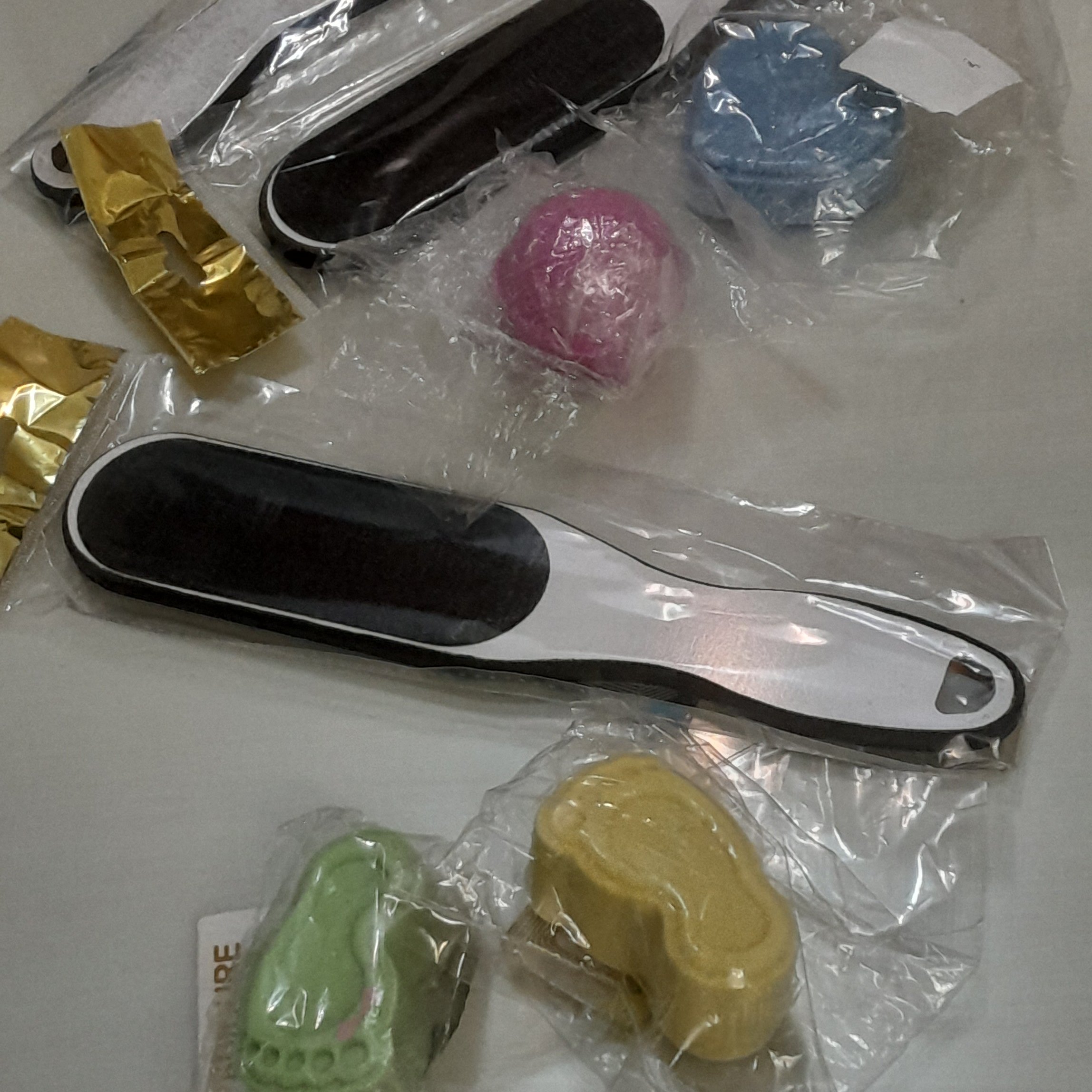 سوهان پا به همراه  بمب حمام