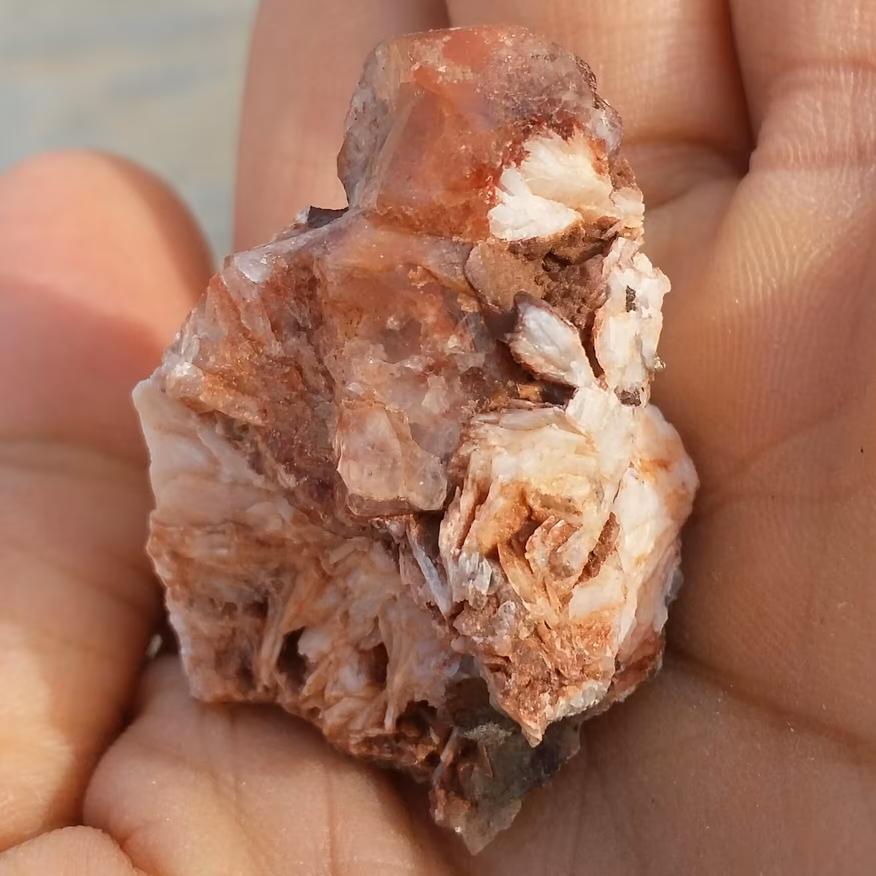 نمونه فوق کلکسیونی آنالیسم بلور درشت روی بستر باریت دیدنی محشر بسیااااار زیبا 100 در 100 طبیعی خارق العاده و تک
کد 8342