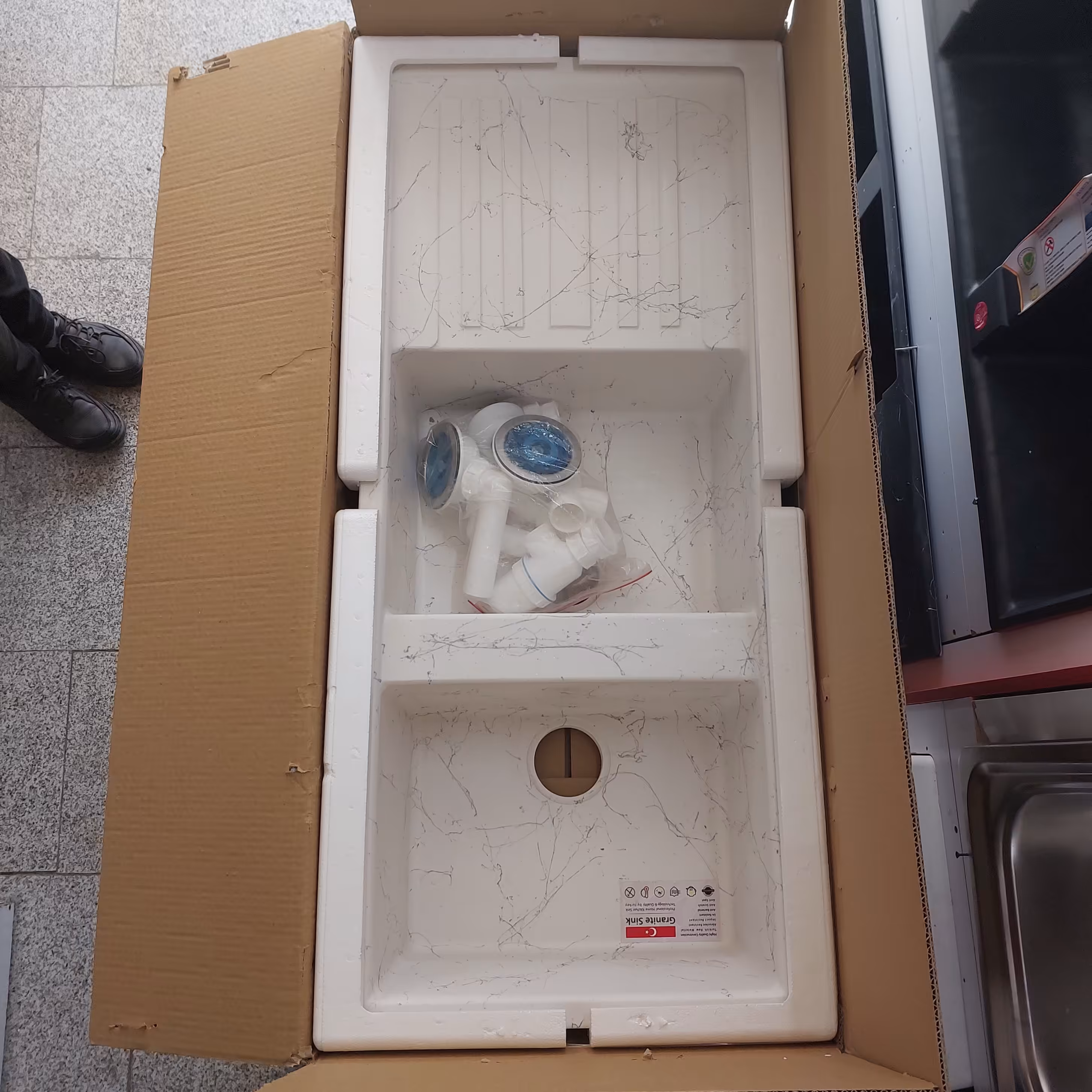 سینک گرانیتی 115در50توکار سفید رگه نقره ای ترکیه