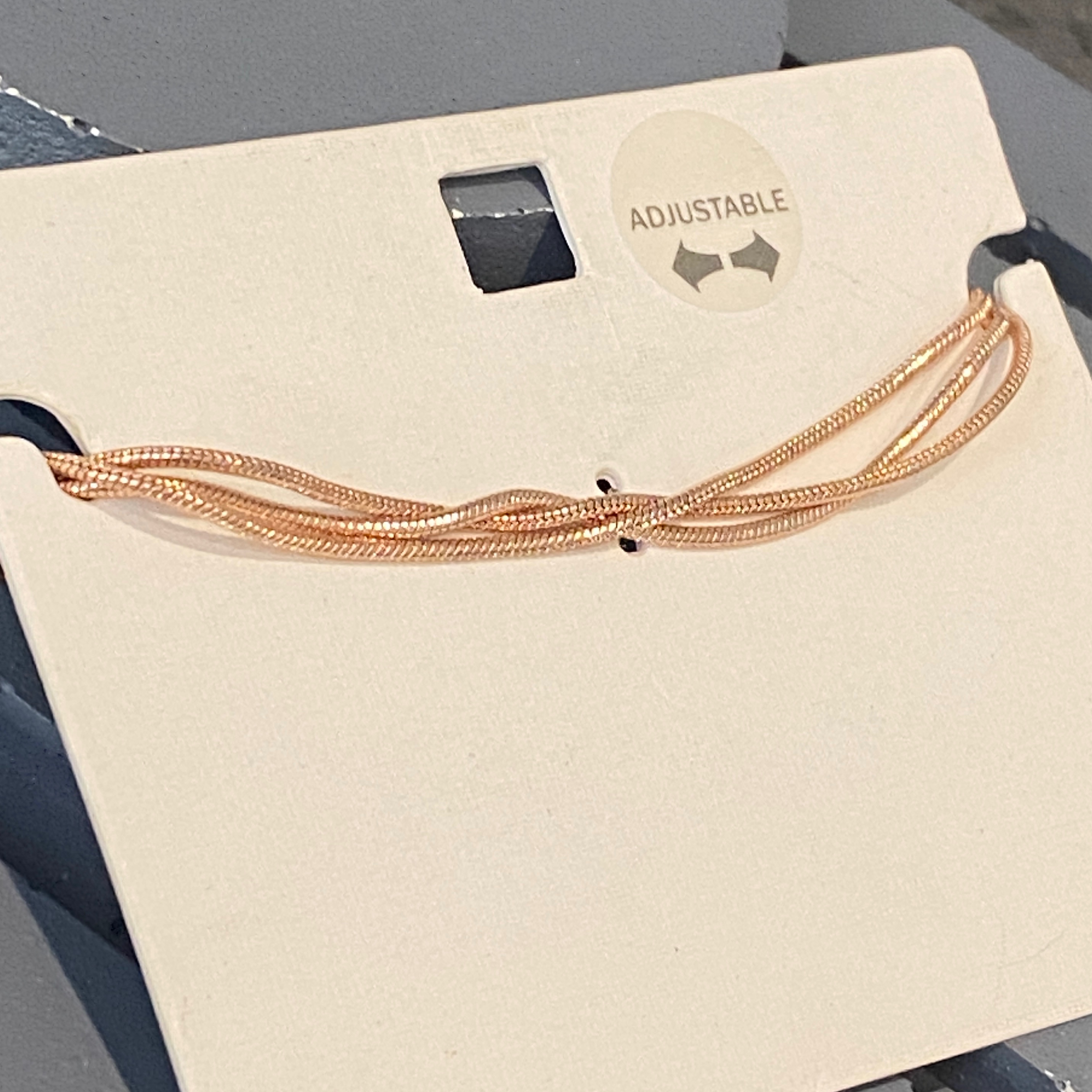 دستبند طلایی با قفل اسانسوری سه لاین مناسب کادو تولد