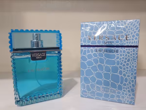 ادکلن ورساچه او فرش