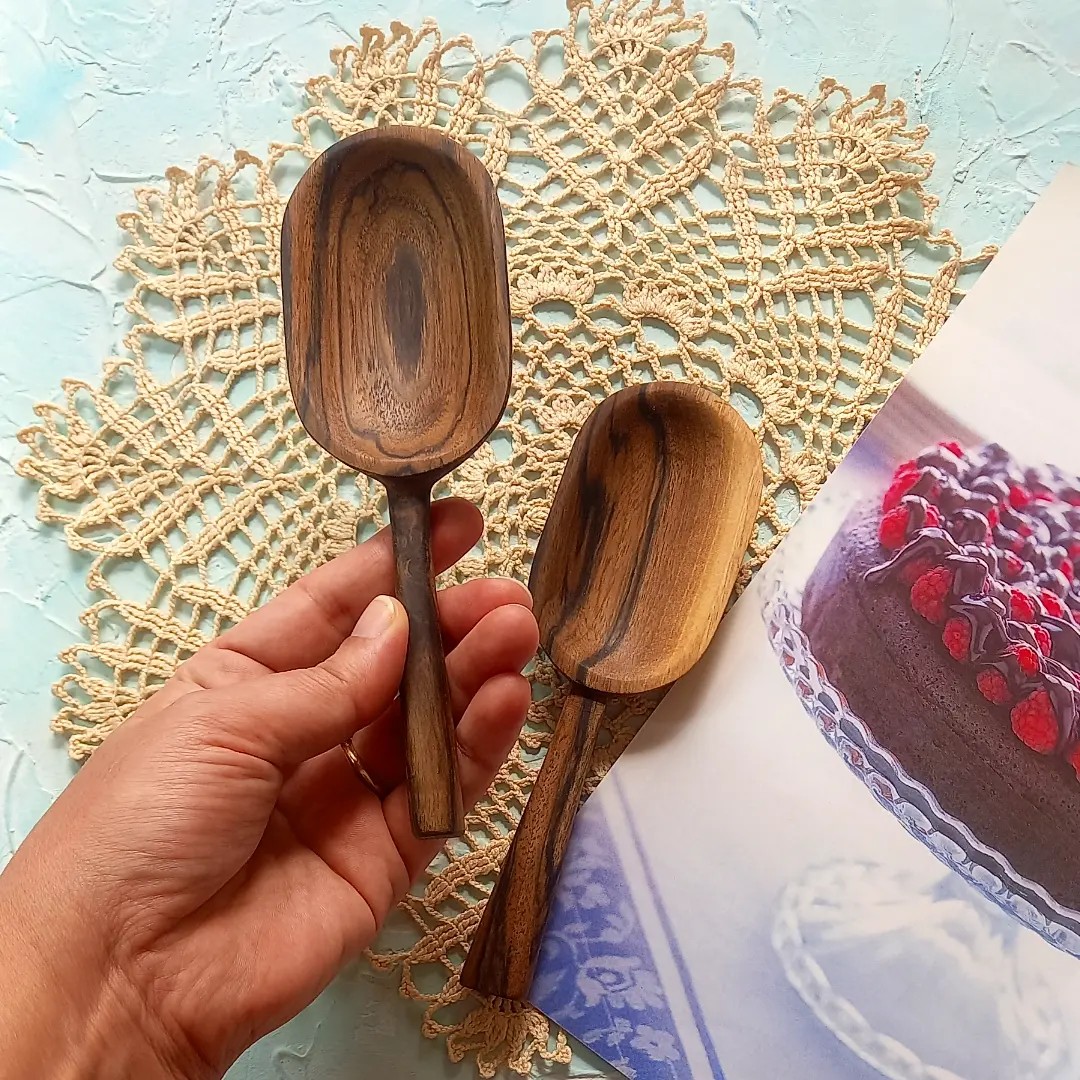 قاشق آجیل خوری چوبی دستساز بارلی مدل (1عددی) سلنا چوب گردو 17 سانتی