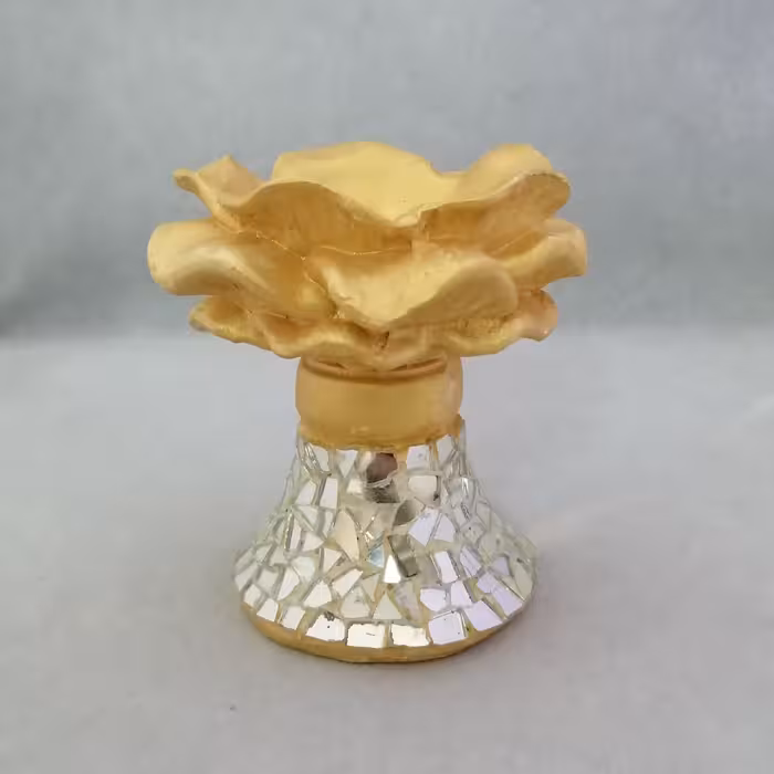 شمعدان گچی طرح گل آینه کاری شده رنگ طلایی  10 سانتی 