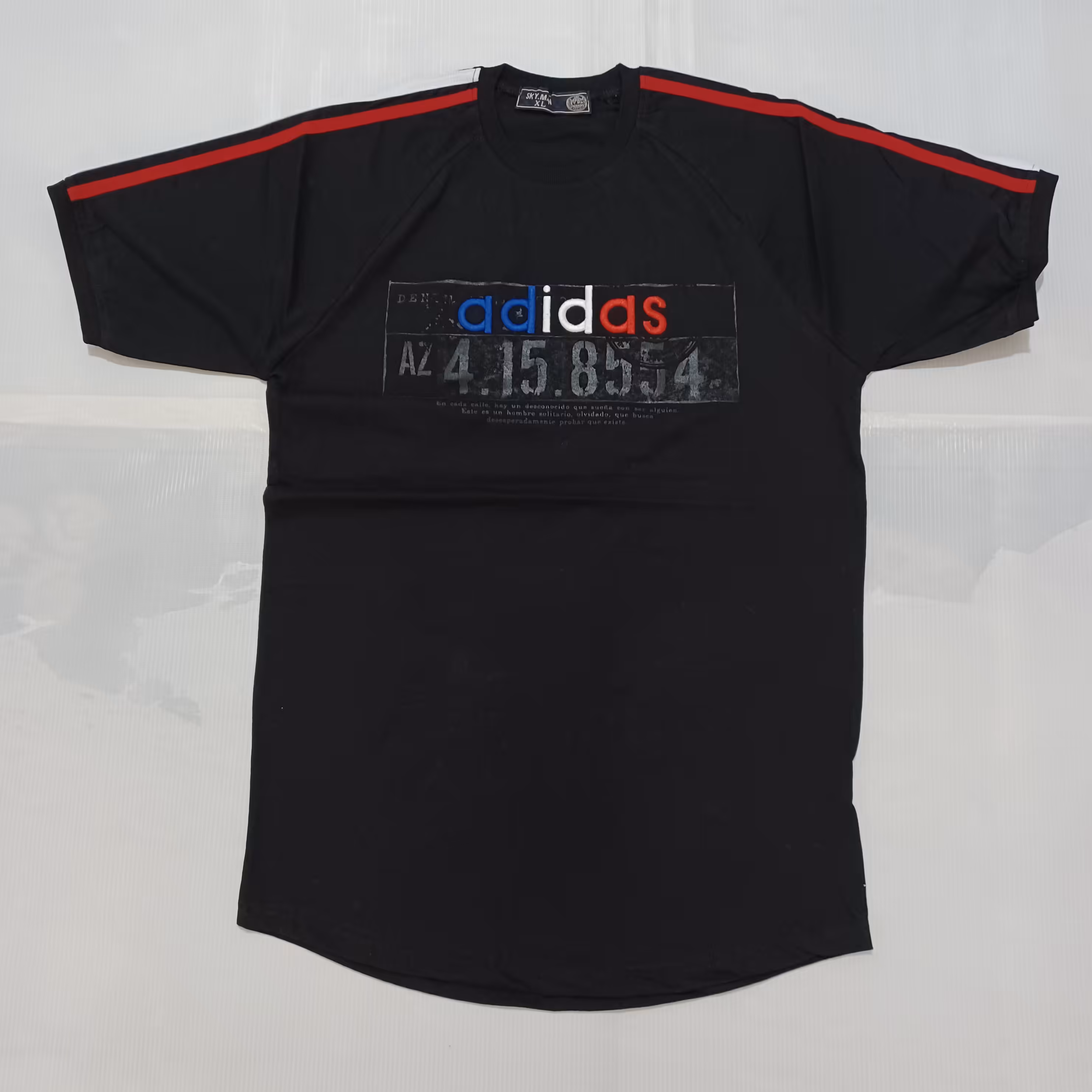 تیشرت گلدوزی آدیداس 3 خط سرشانه پارچه خارجی رنگ مشکی فقط سایز 2X موجوده 