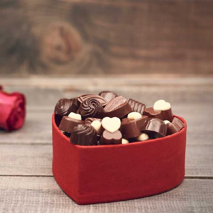 باکس سورپرایز شکلات ولیتاین خوشمزه و تازه (هزینه ی ارسال پس کرایه)