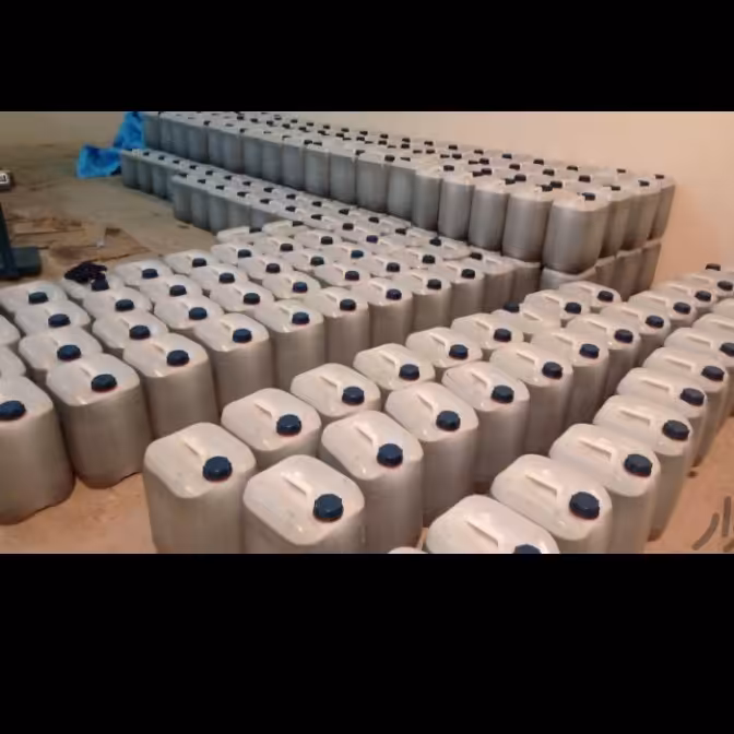 روغن زیتون خالص اعلای طارم یک لیتری، دو لیتری، چهار لیتری، ده لیتری و 22 لیتری فوق العاده (در دو نوع با بو و بدون بو)