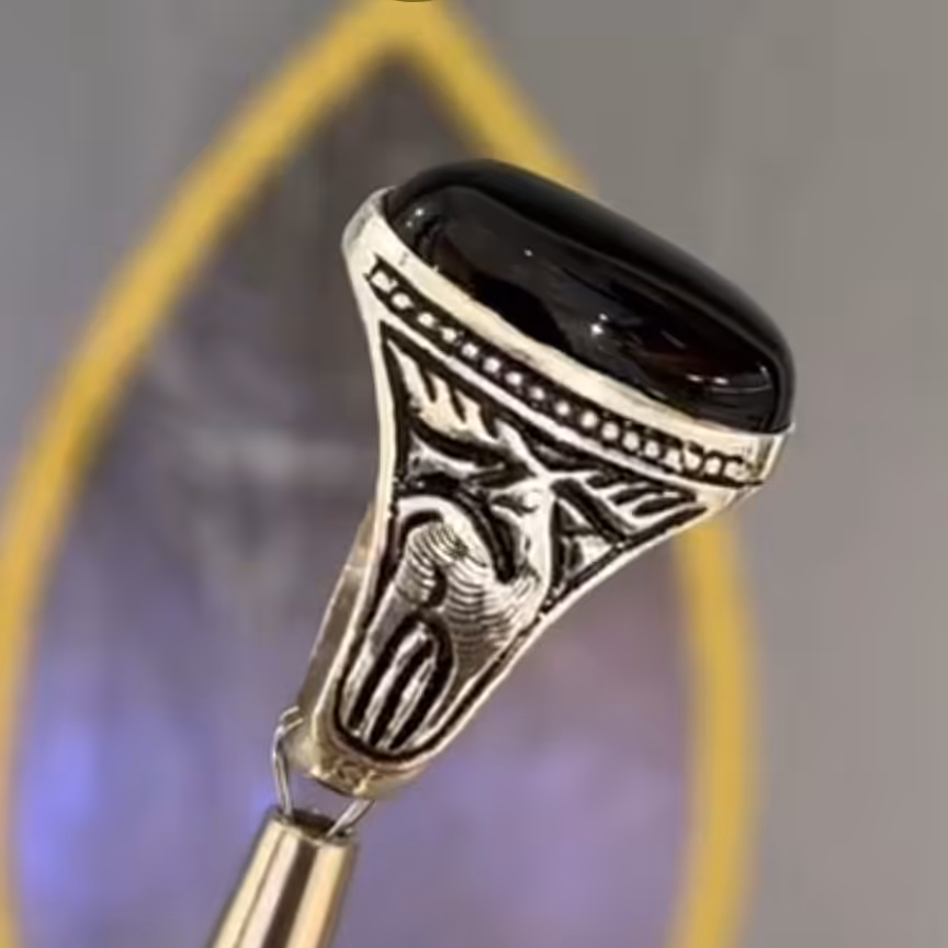 انگشتر نقره مردانه عقیق مشکی قلمزنی 
