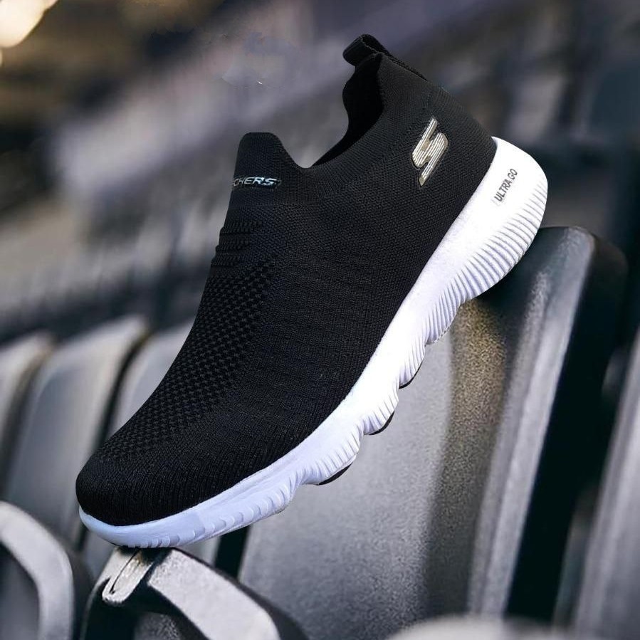 کفش پیاده روی زنانه و مردانه اسکیچرز