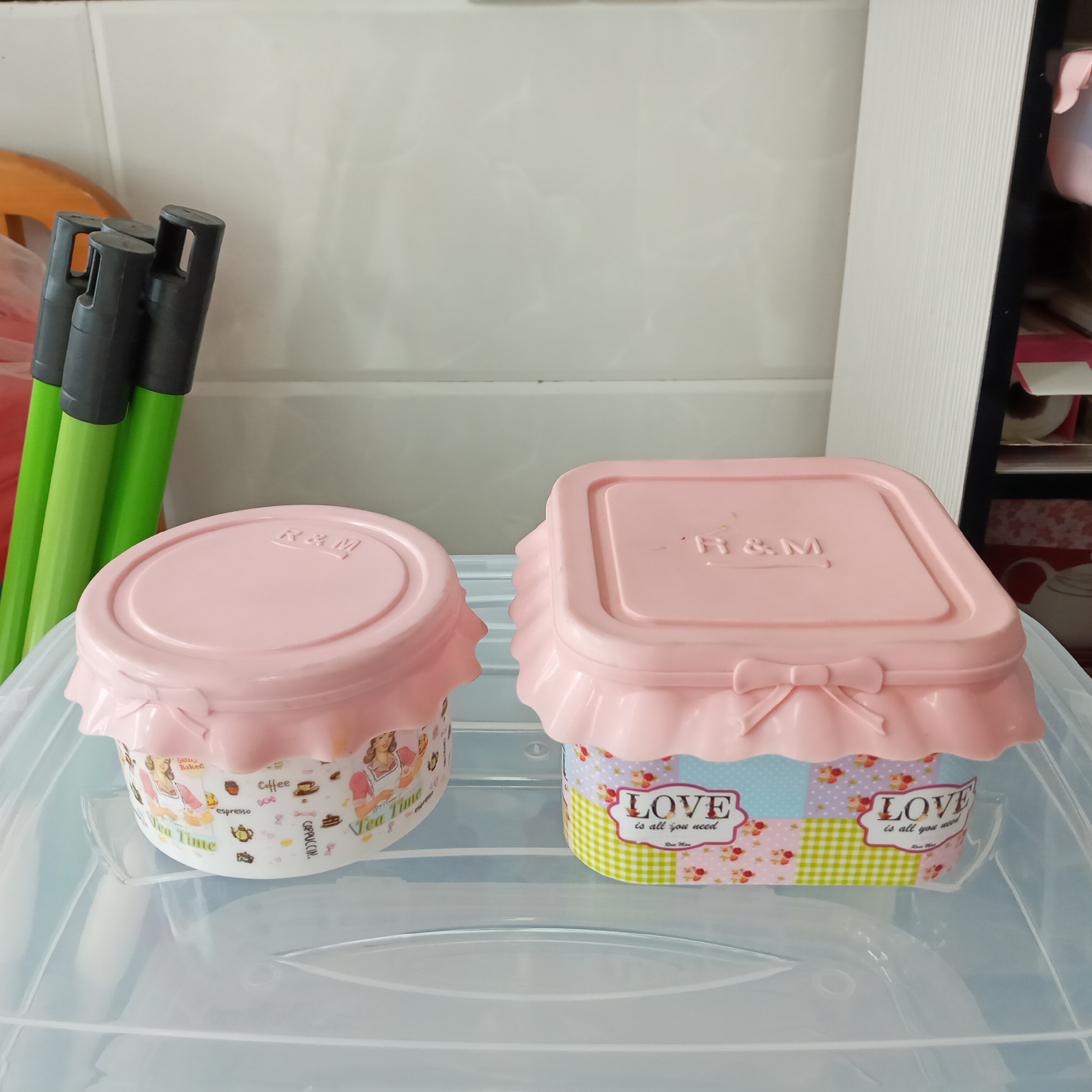 قوطی حبوبات با در سیلیکونی مربع و گرد رزمن 2 عددی با ارسال رایگان