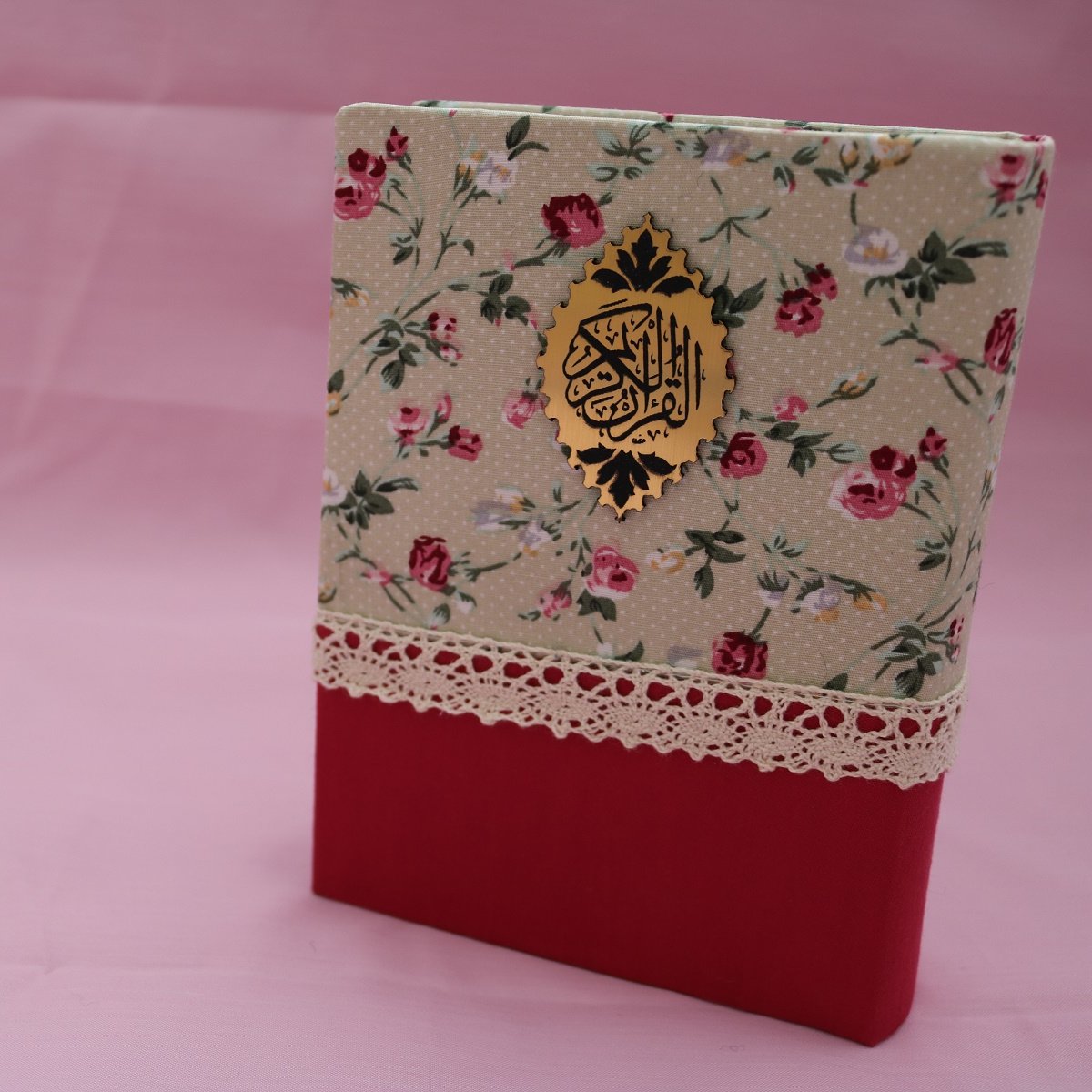 قرآن گلگلی رنگ کرم