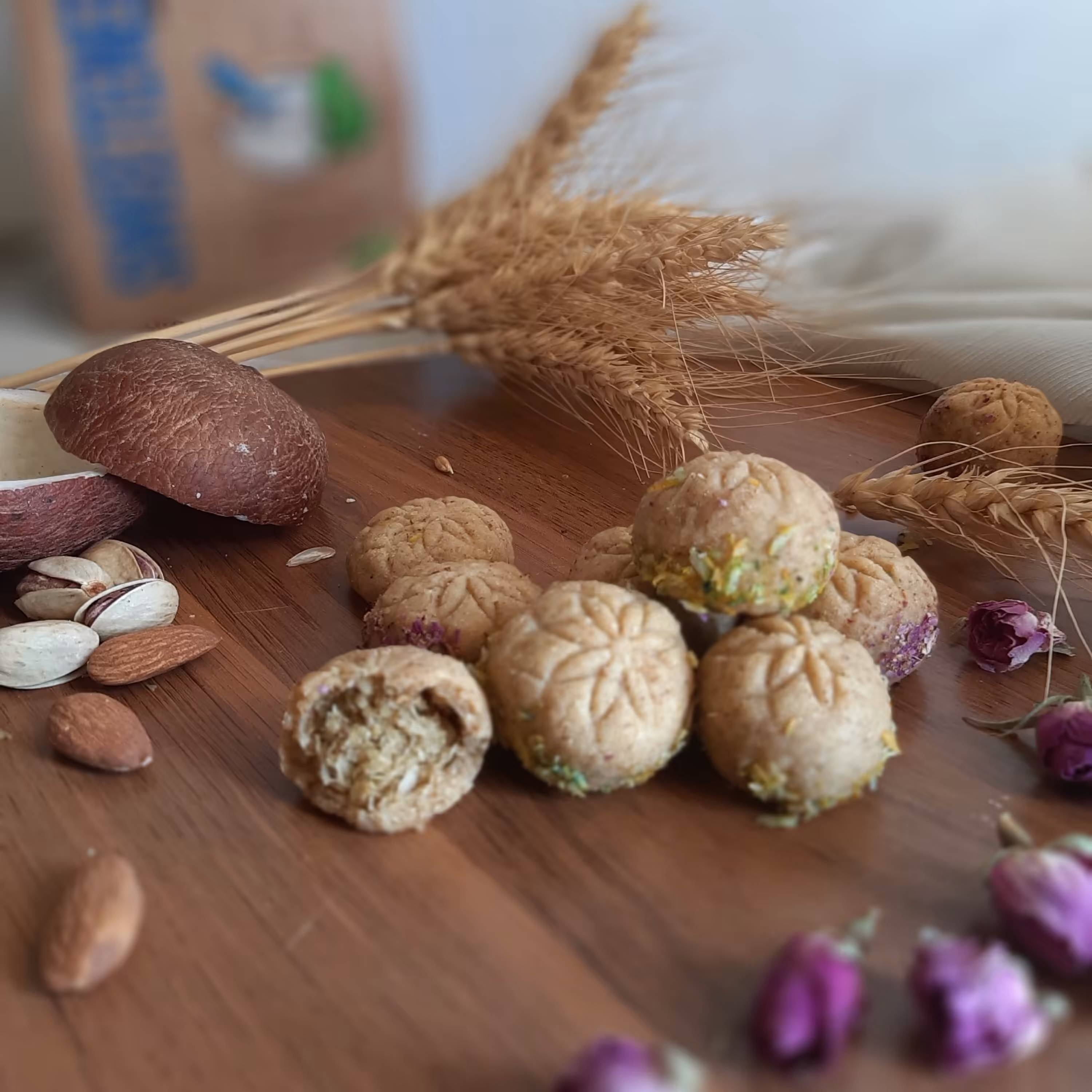 شیرینی  رژیمی شیرینی رزت نارگیلی تهیه شده ازآردکامل گندم سبوس داروشکررژیمی